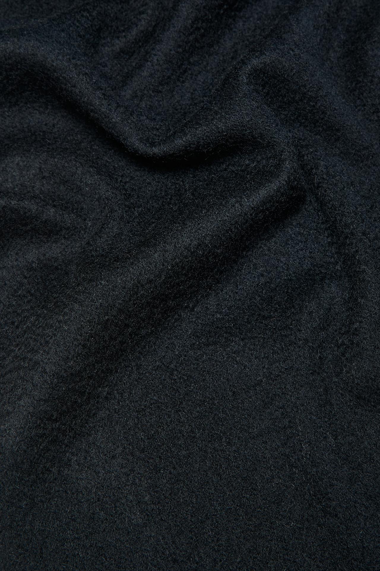 Fringed 100% cashmere knit scarf — BLACK