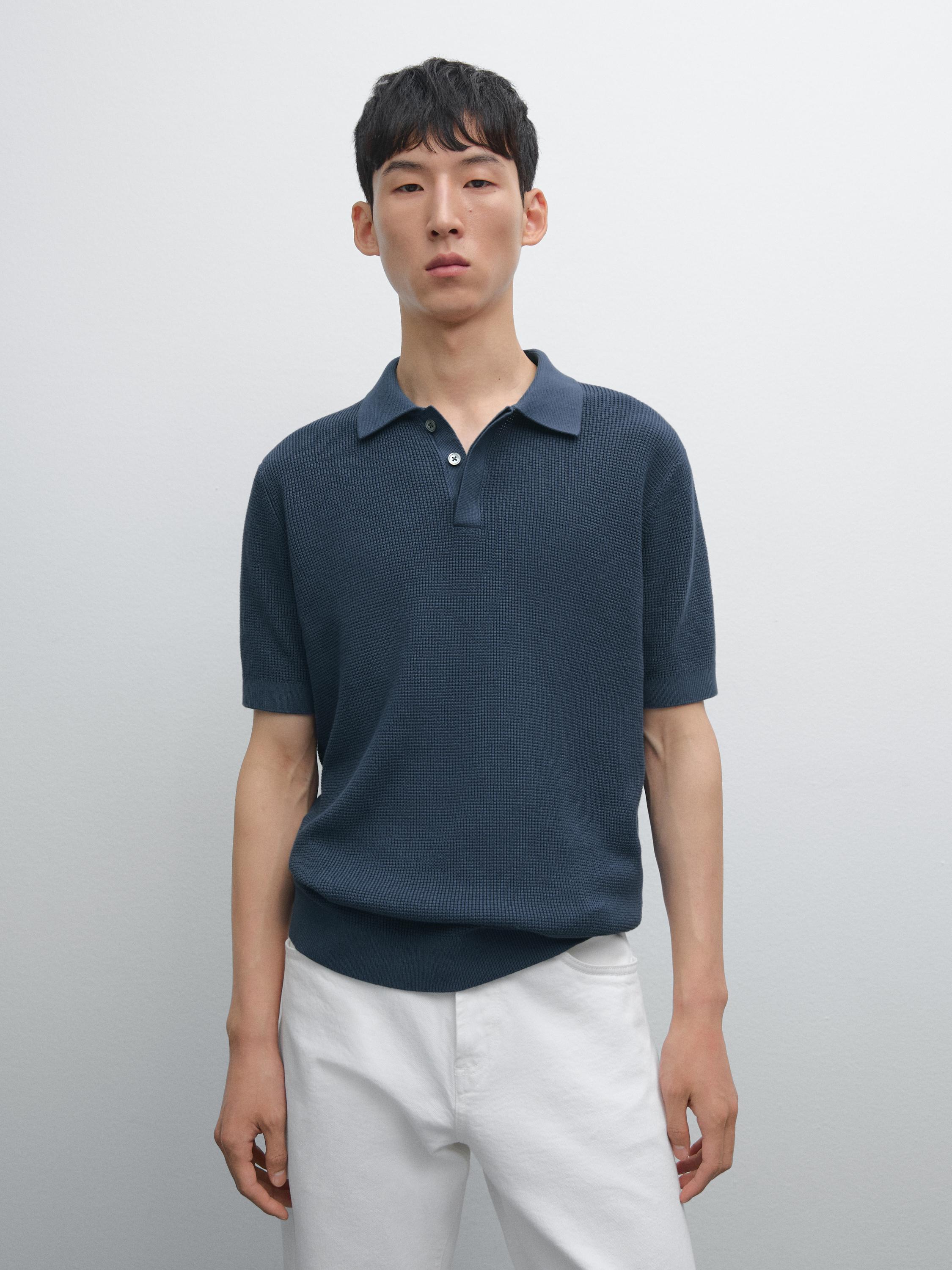 Dokulu ve pamuklu polo yaka triko t-shirt