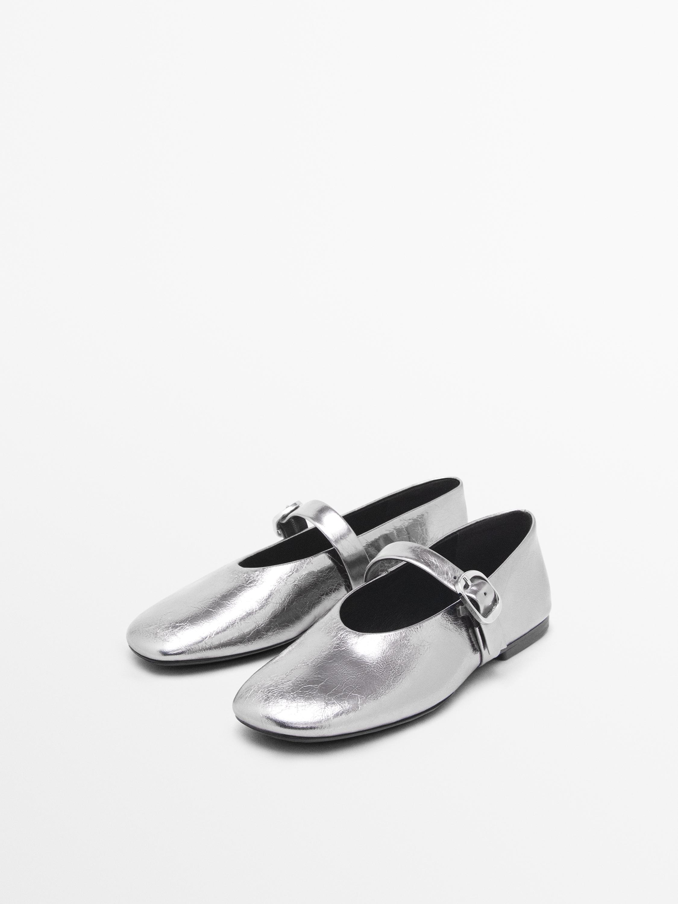Metallic ballet flats with buckle
