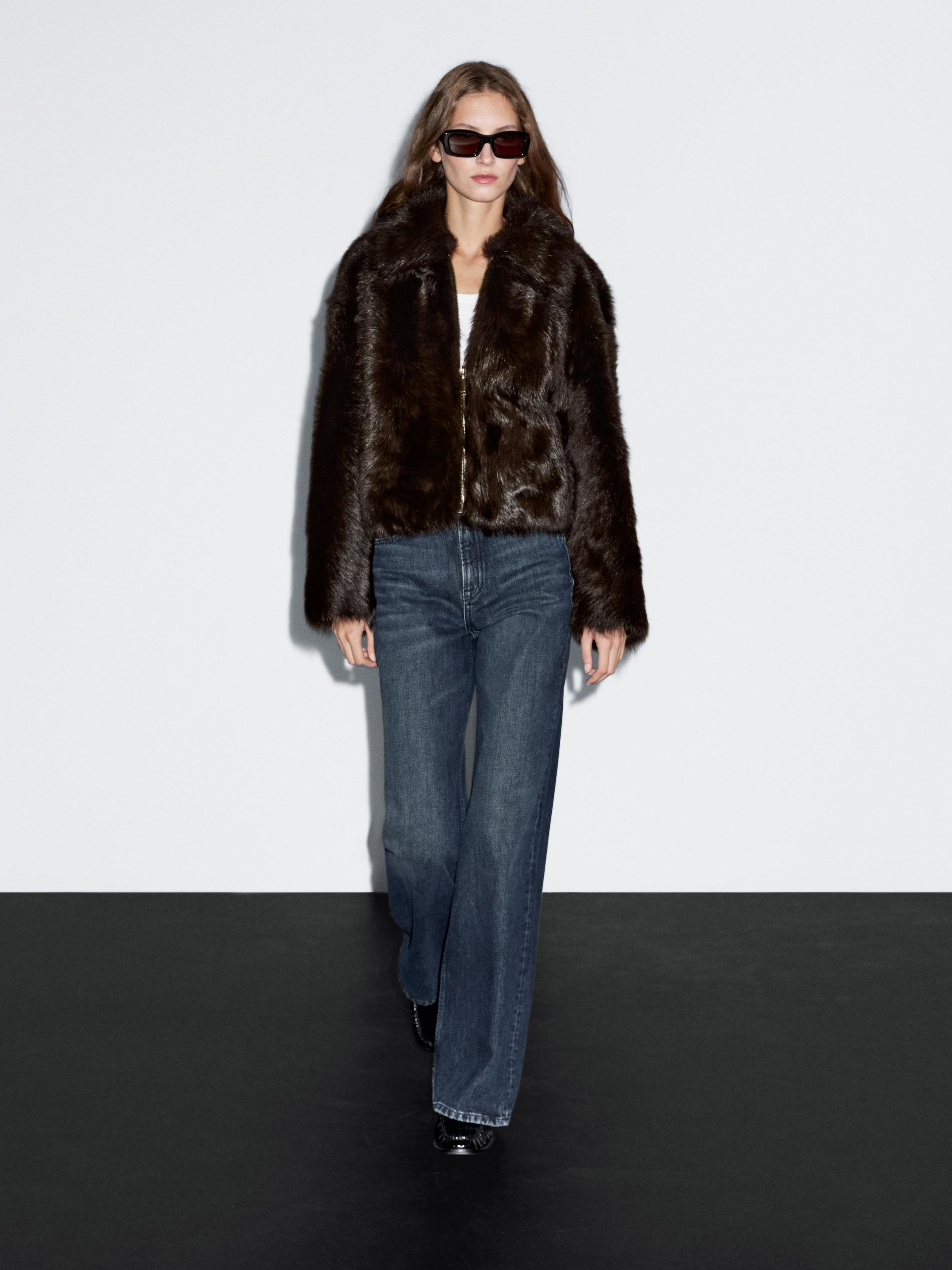 Short leather jacket with fur — BROWN