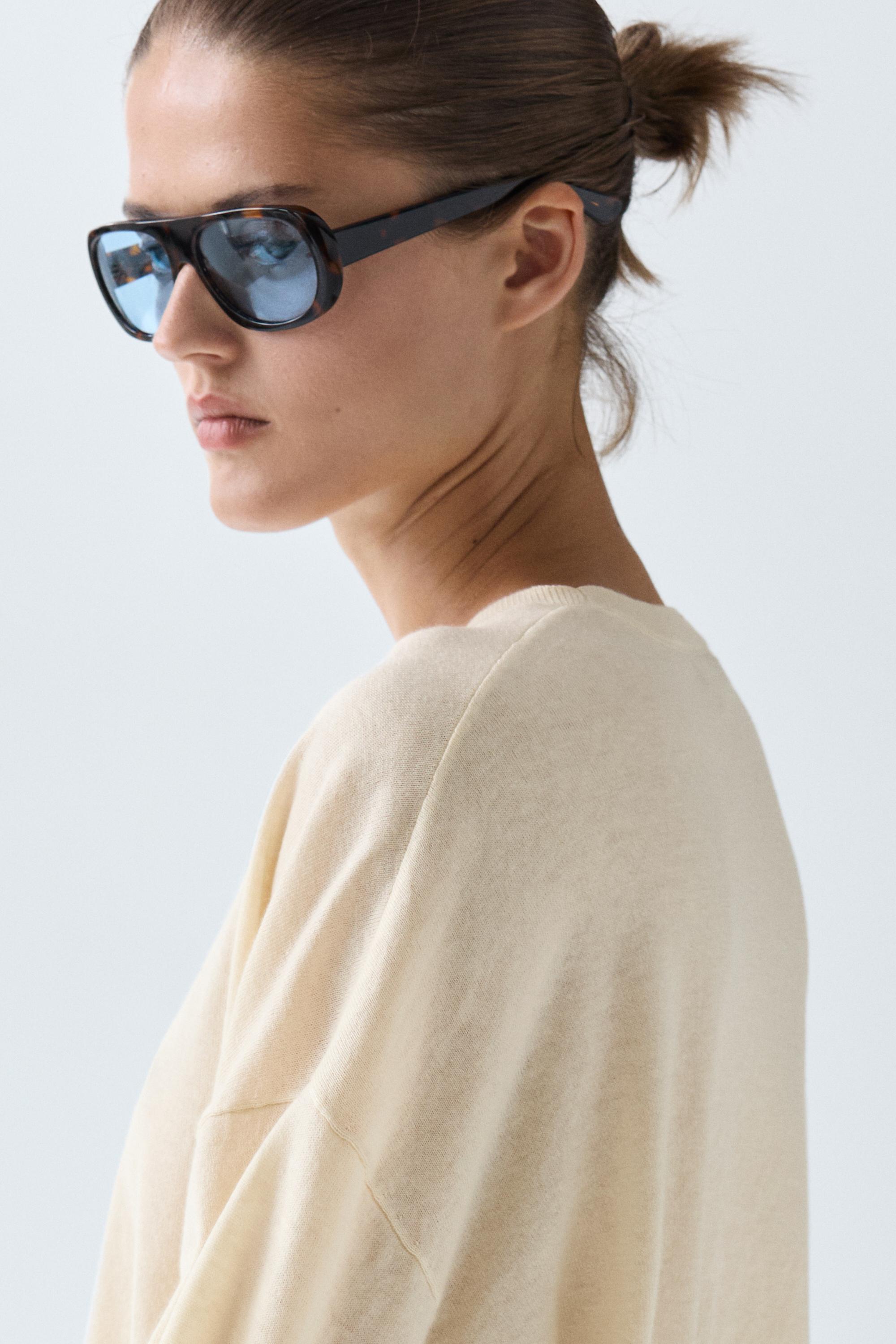 Round neck knit sweater — Vanilla