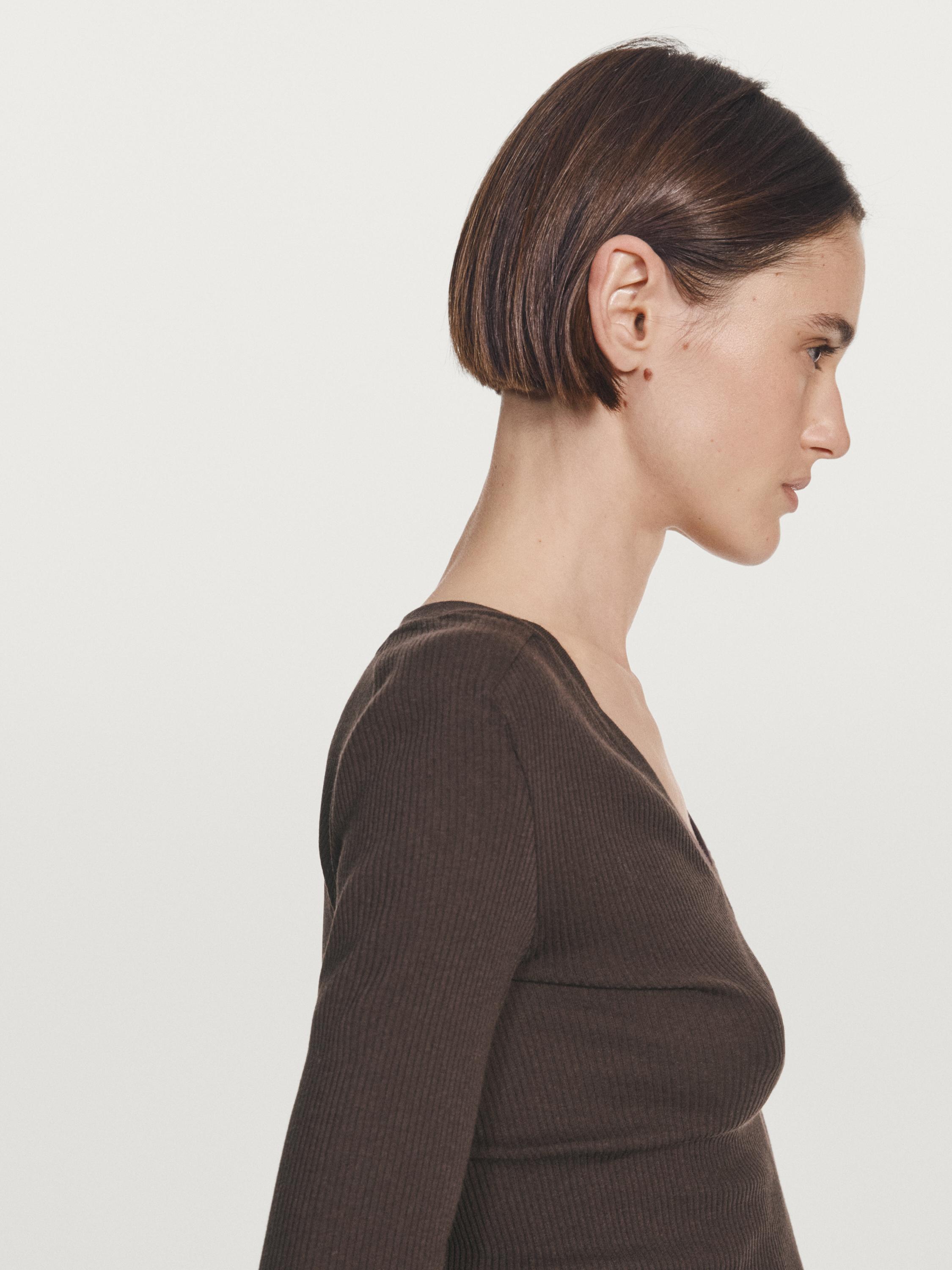 Uzun kollu fitilli V yaka t-shirt