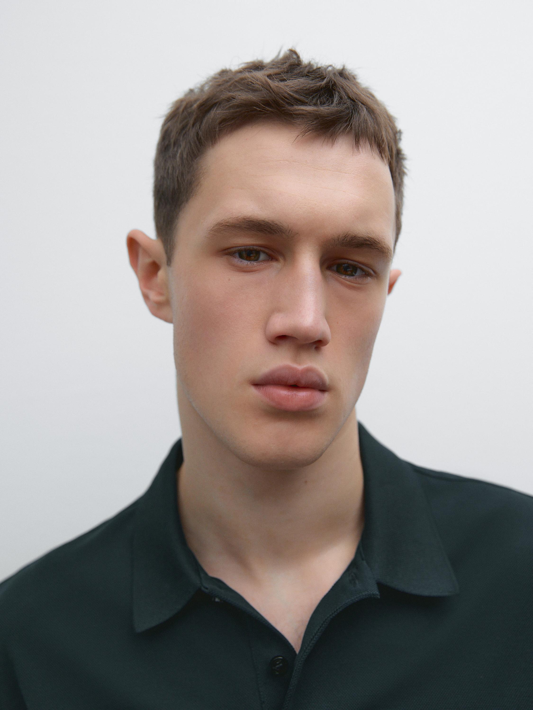 100% cotton polo shirt with micro textured weave