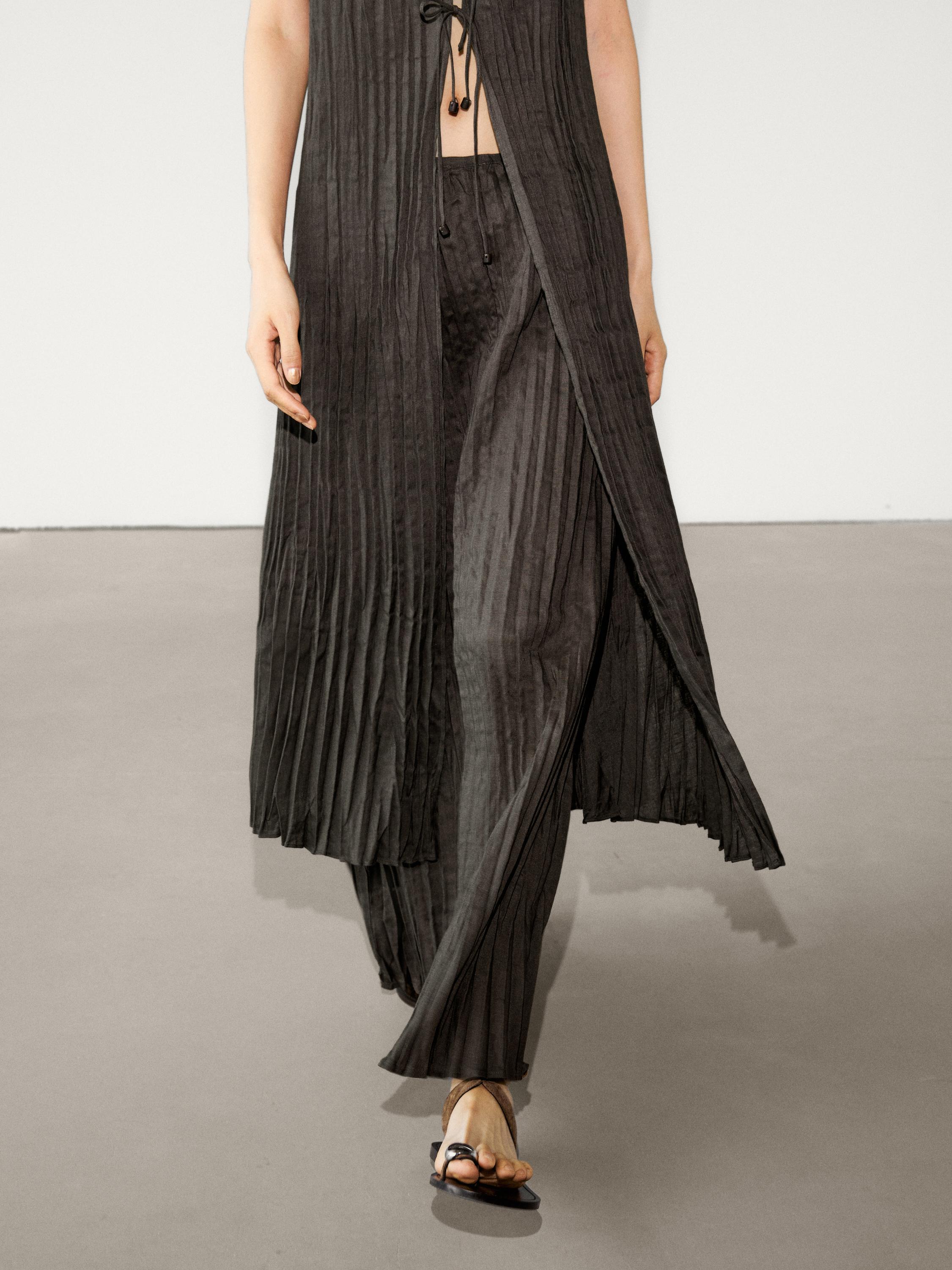 تنورة بليسيه طويلة