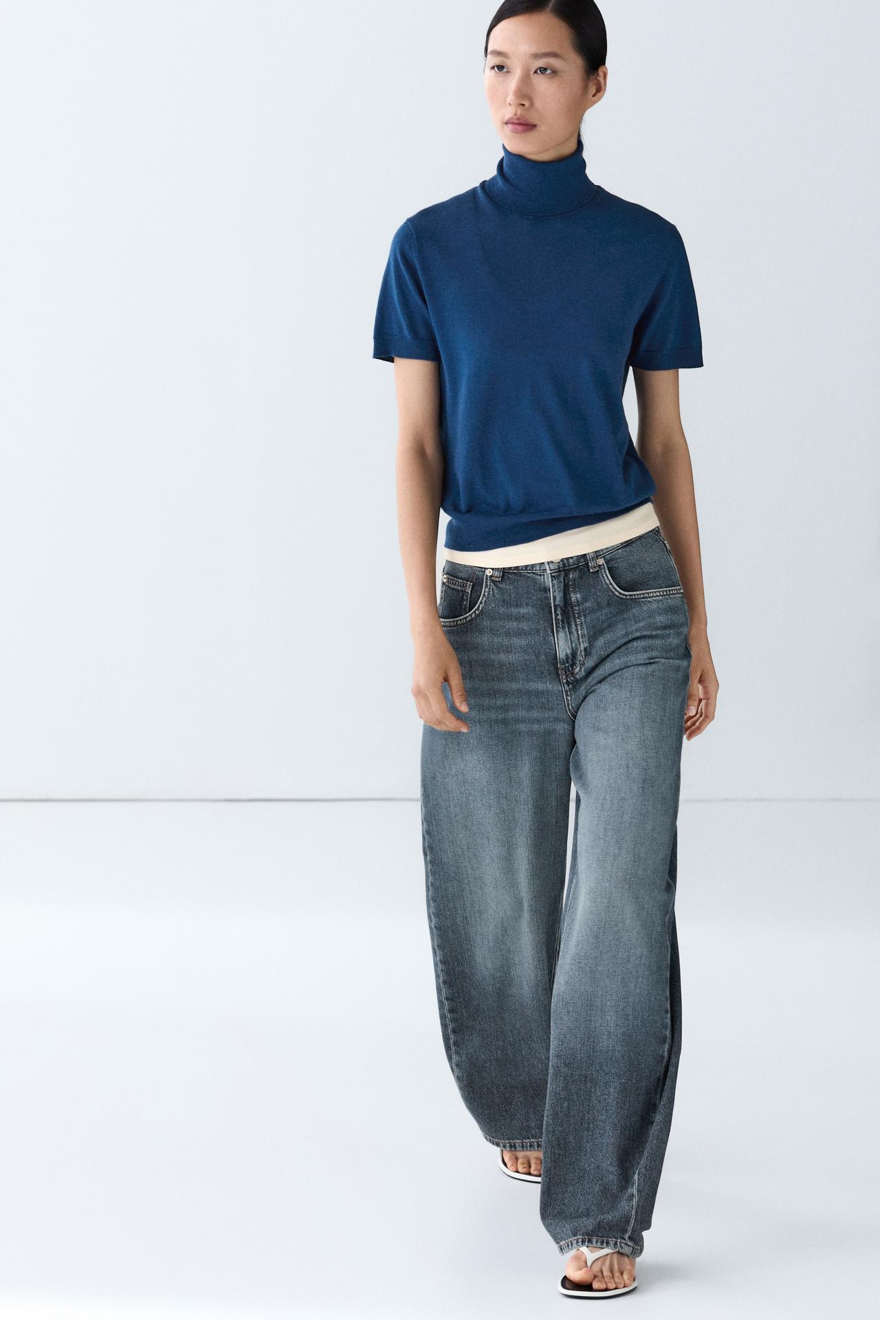 Turtleneck knit sweater — DEEP BLUE