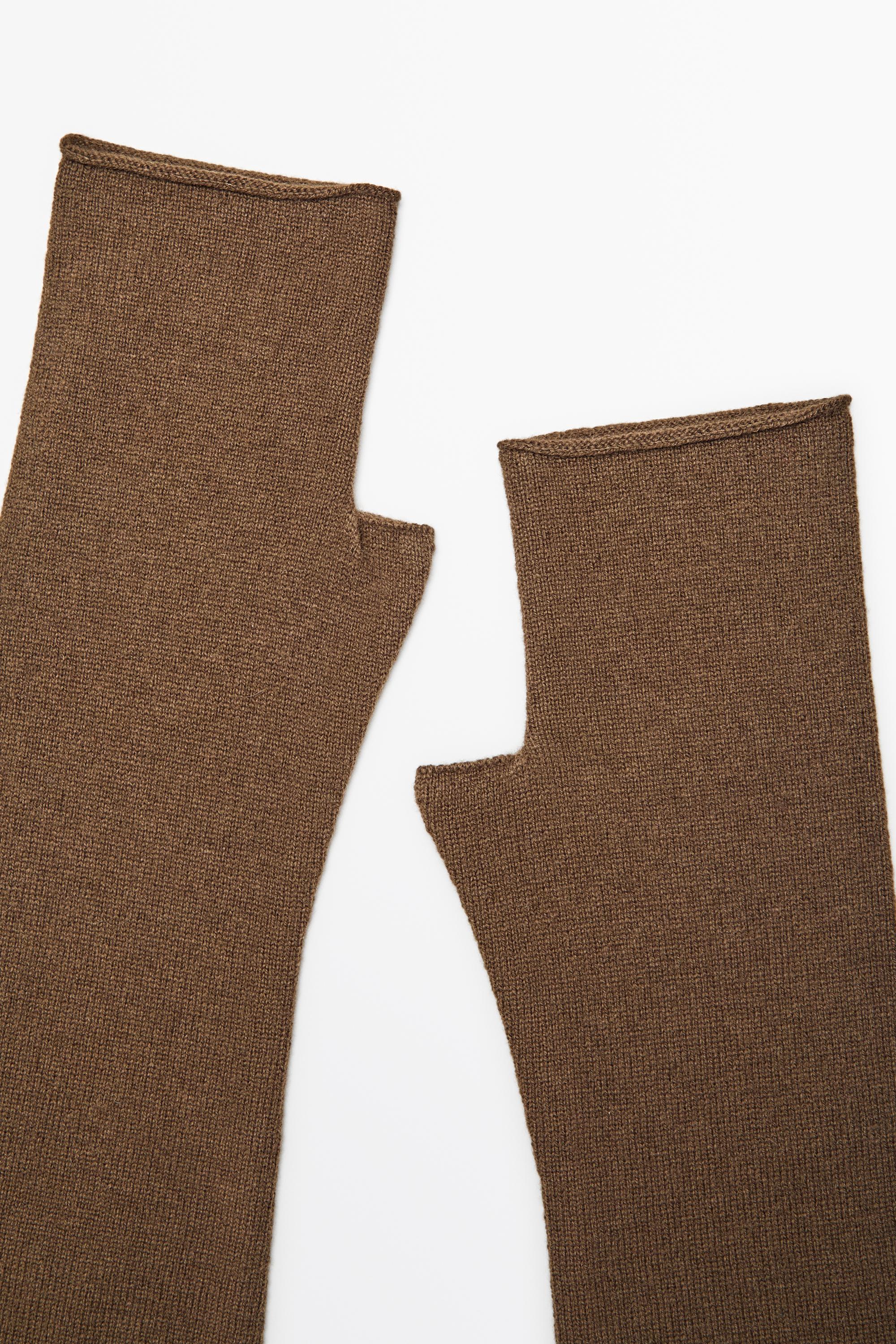 Wool and cashmere knit scarf