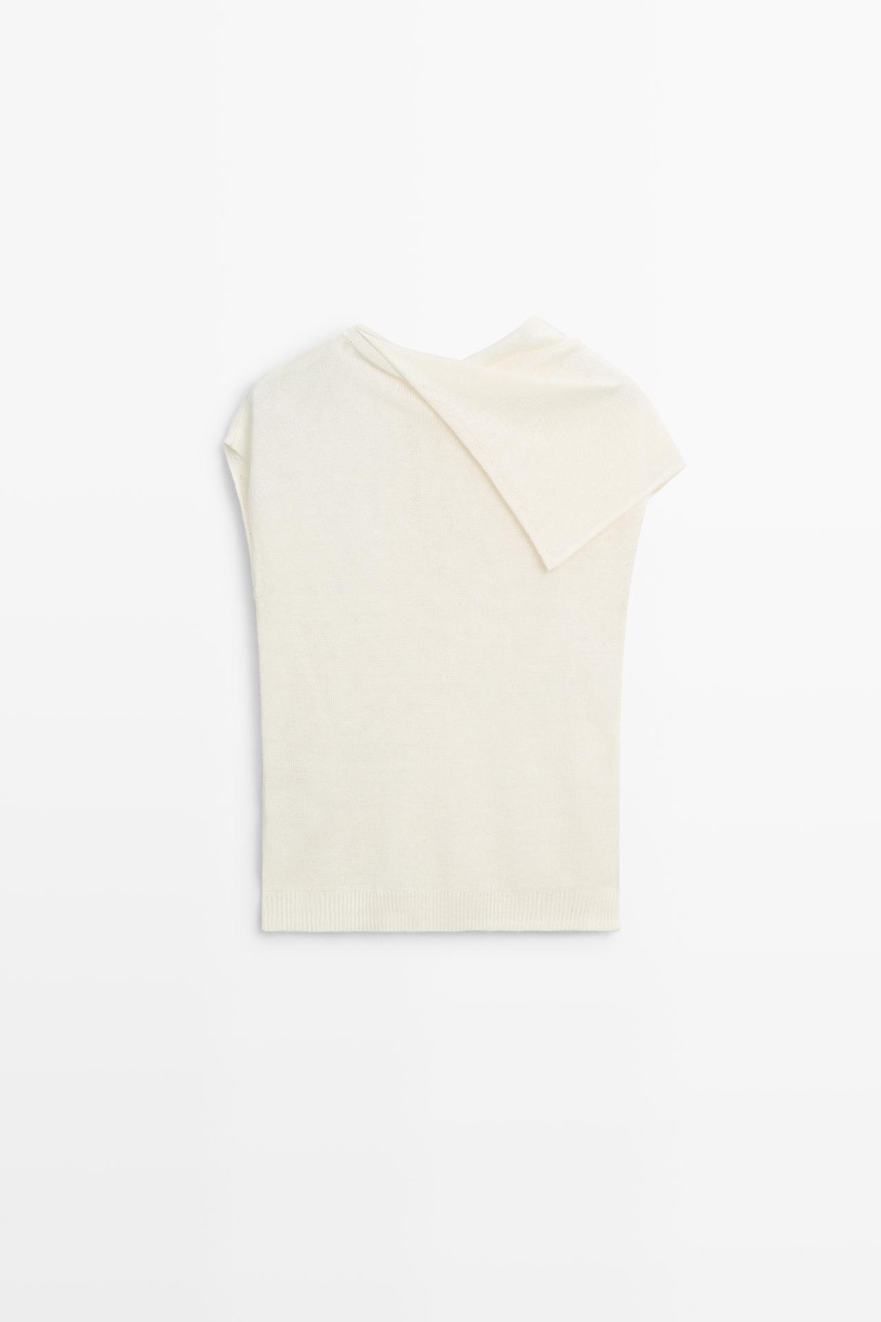 Flowing top with asymmetric neckline — Off white