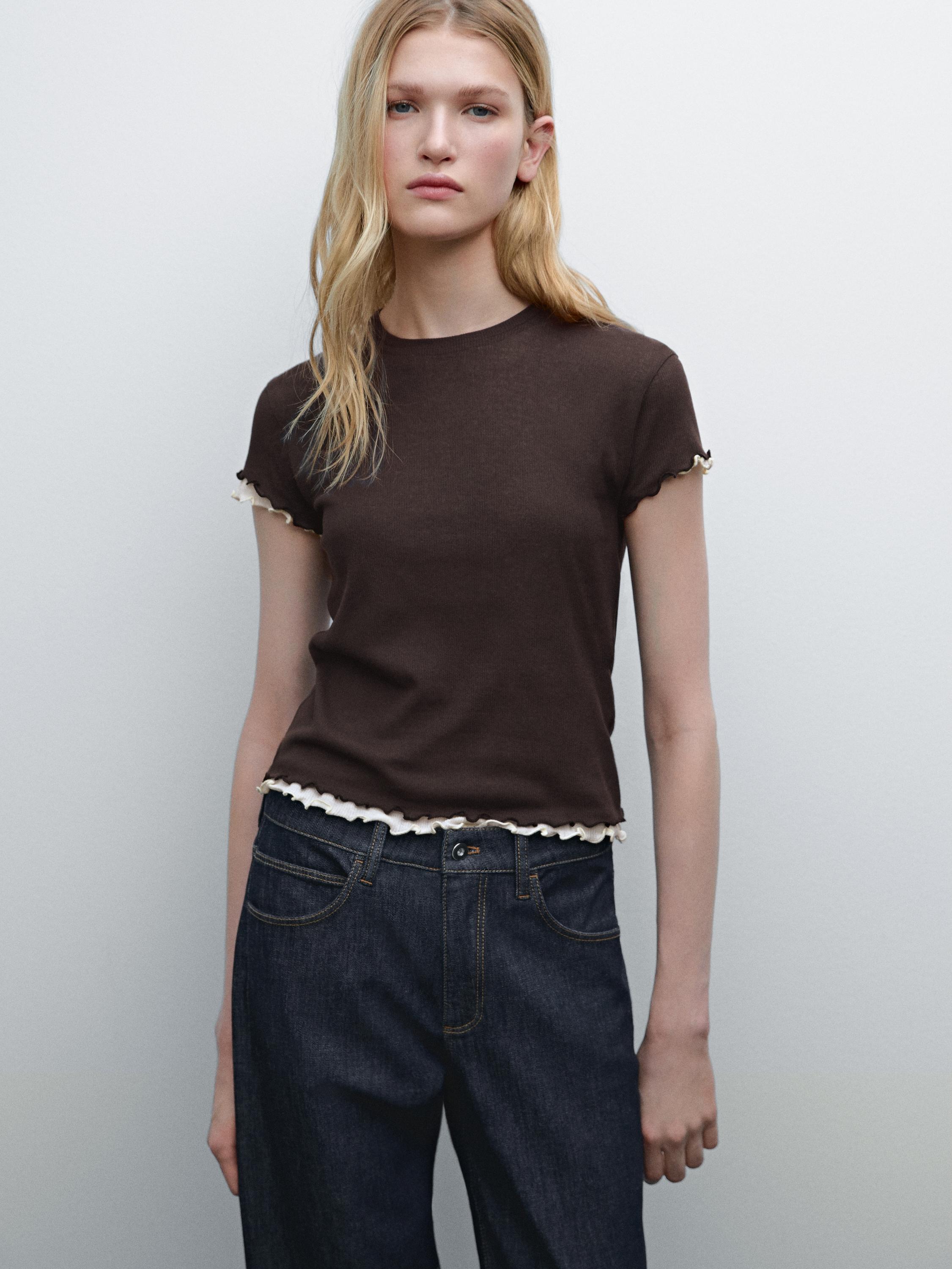 Double-layer T-shirt with wavy ribbed detail