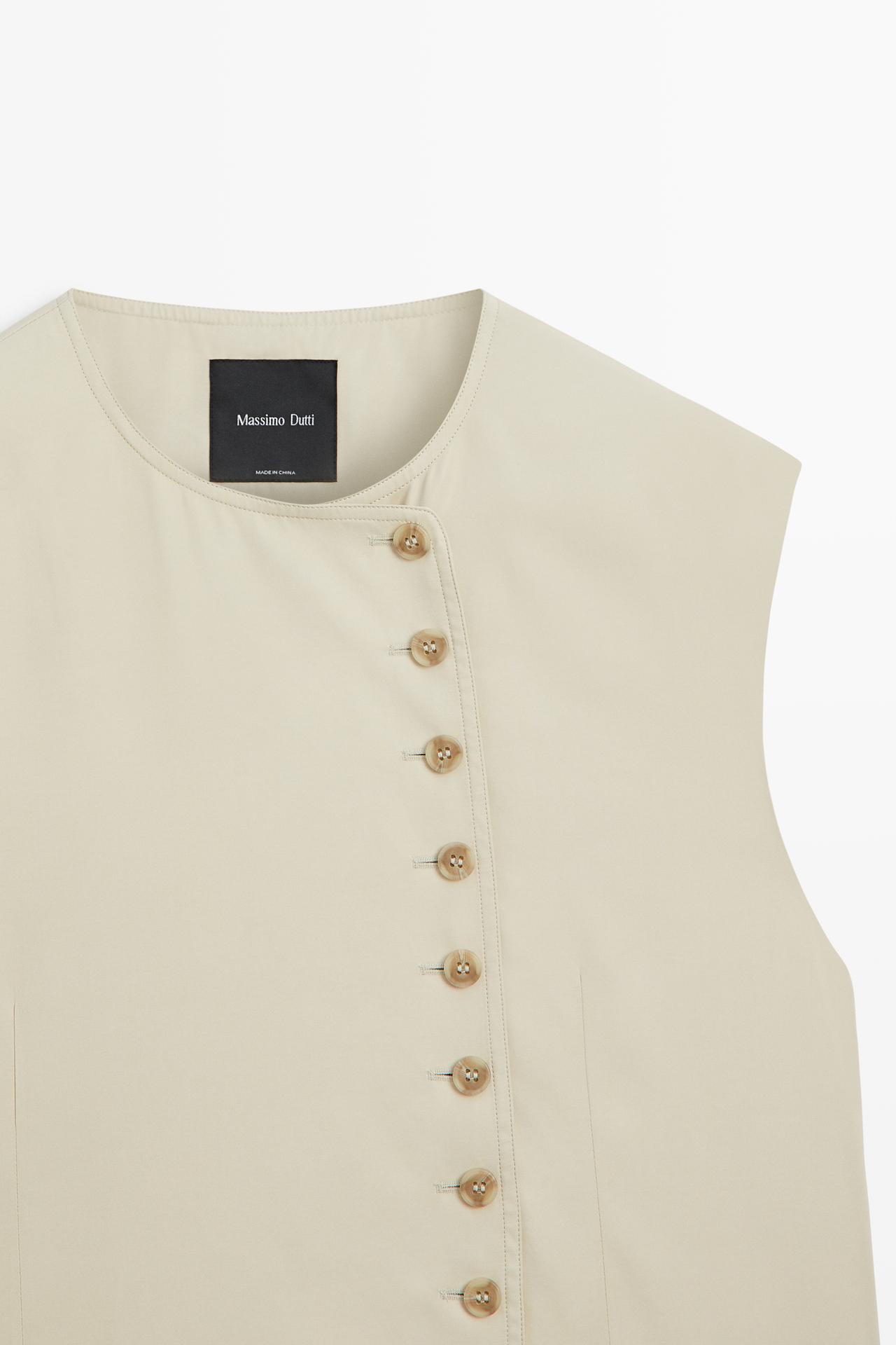 Flowing vest with asymmetric button closure — Beige