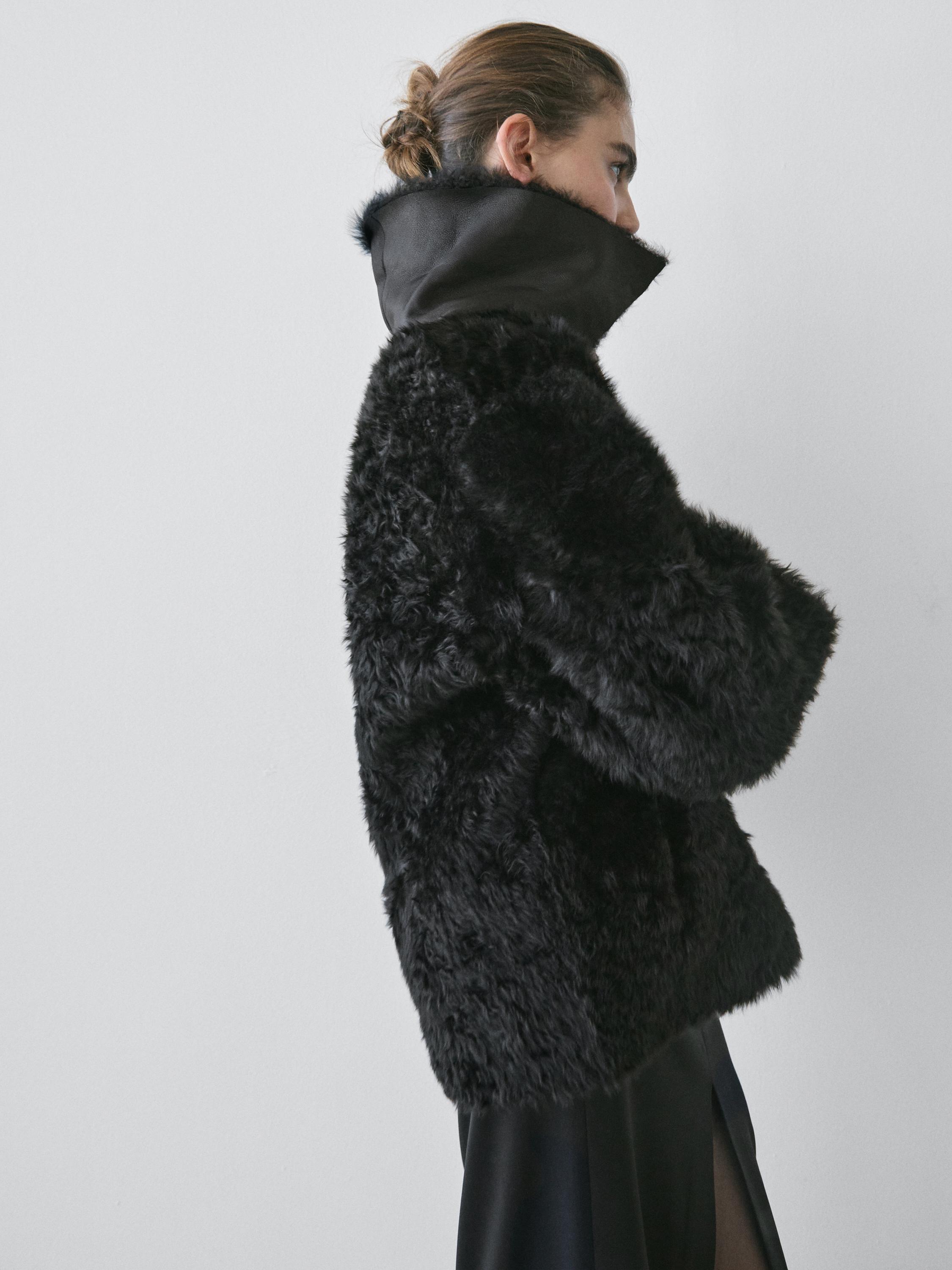 Sheepskin leather coat with lapel collar - STUDIO — BLACK