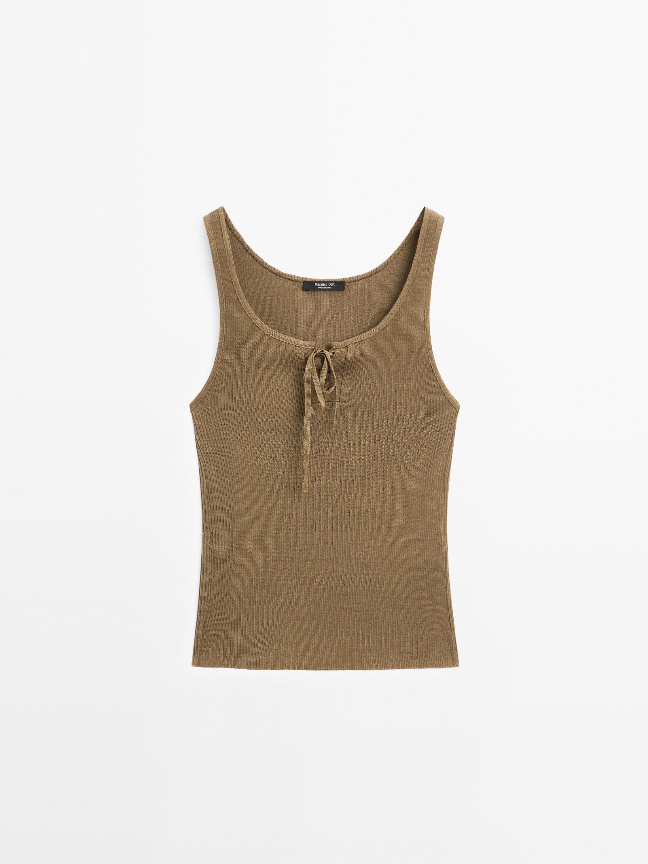 Ribbed knit top with tie detail