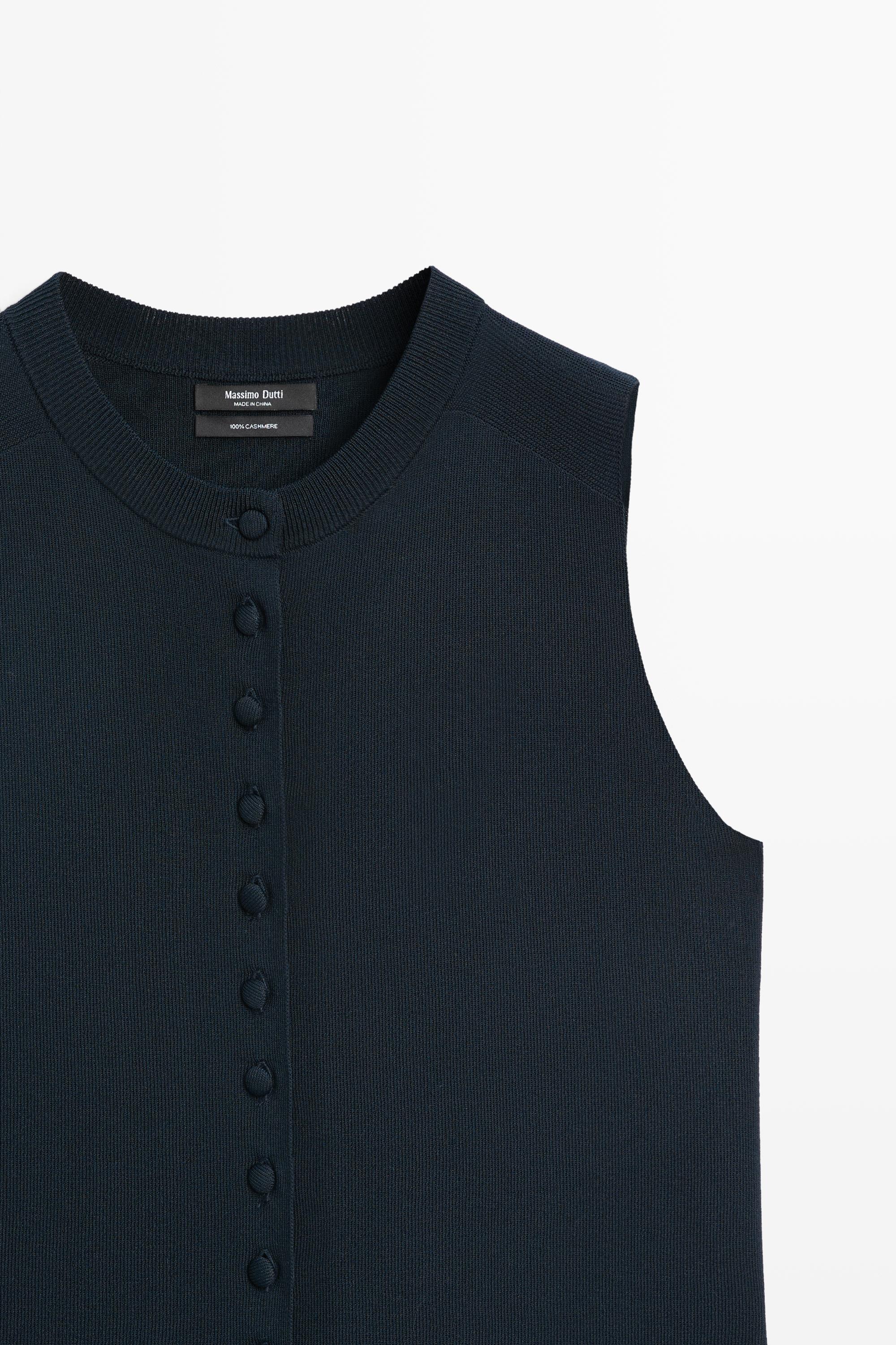 Fine-knit vest with covered buttons — NAVY BLUE