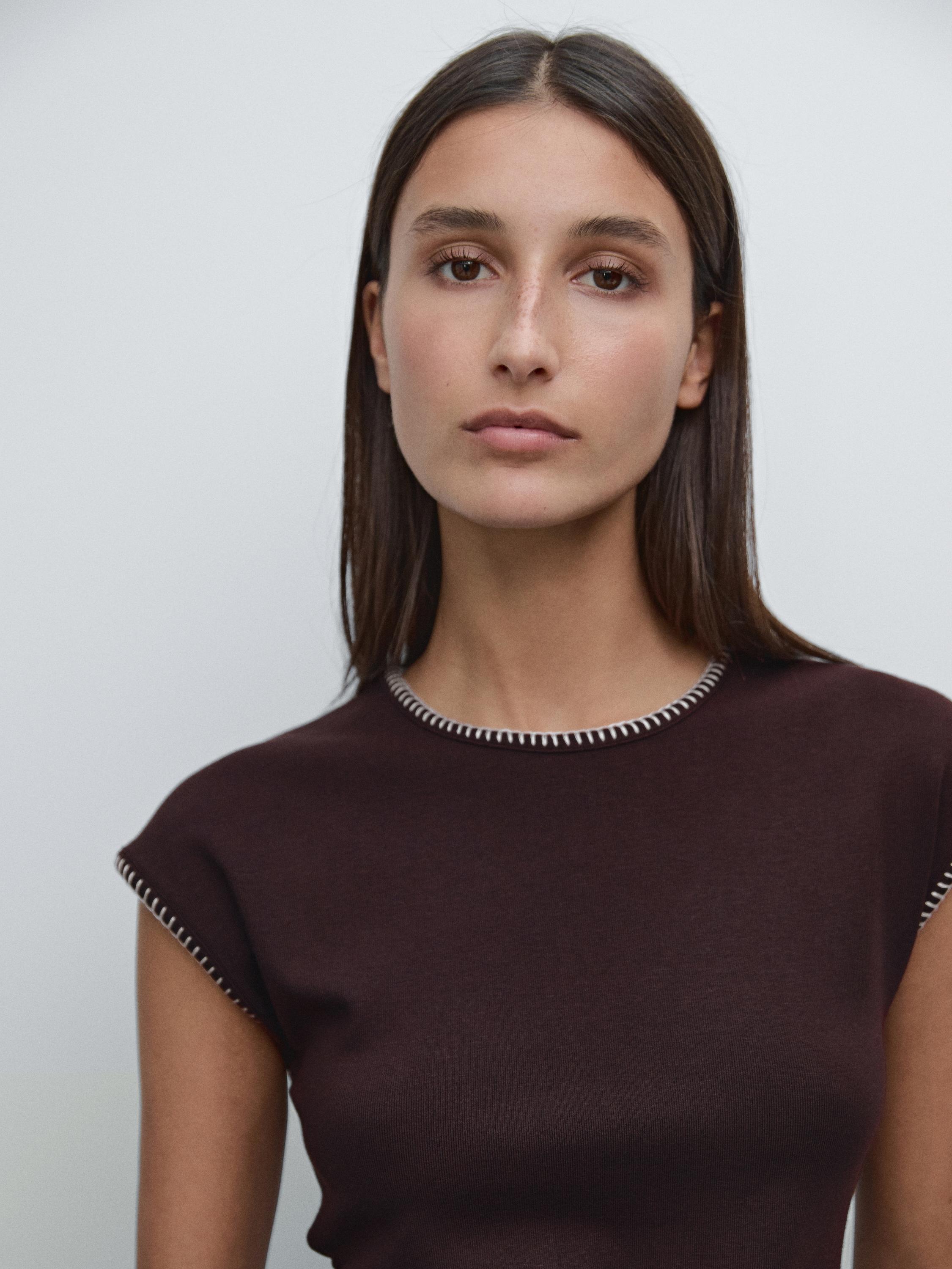 T-shirt with contrasting detail