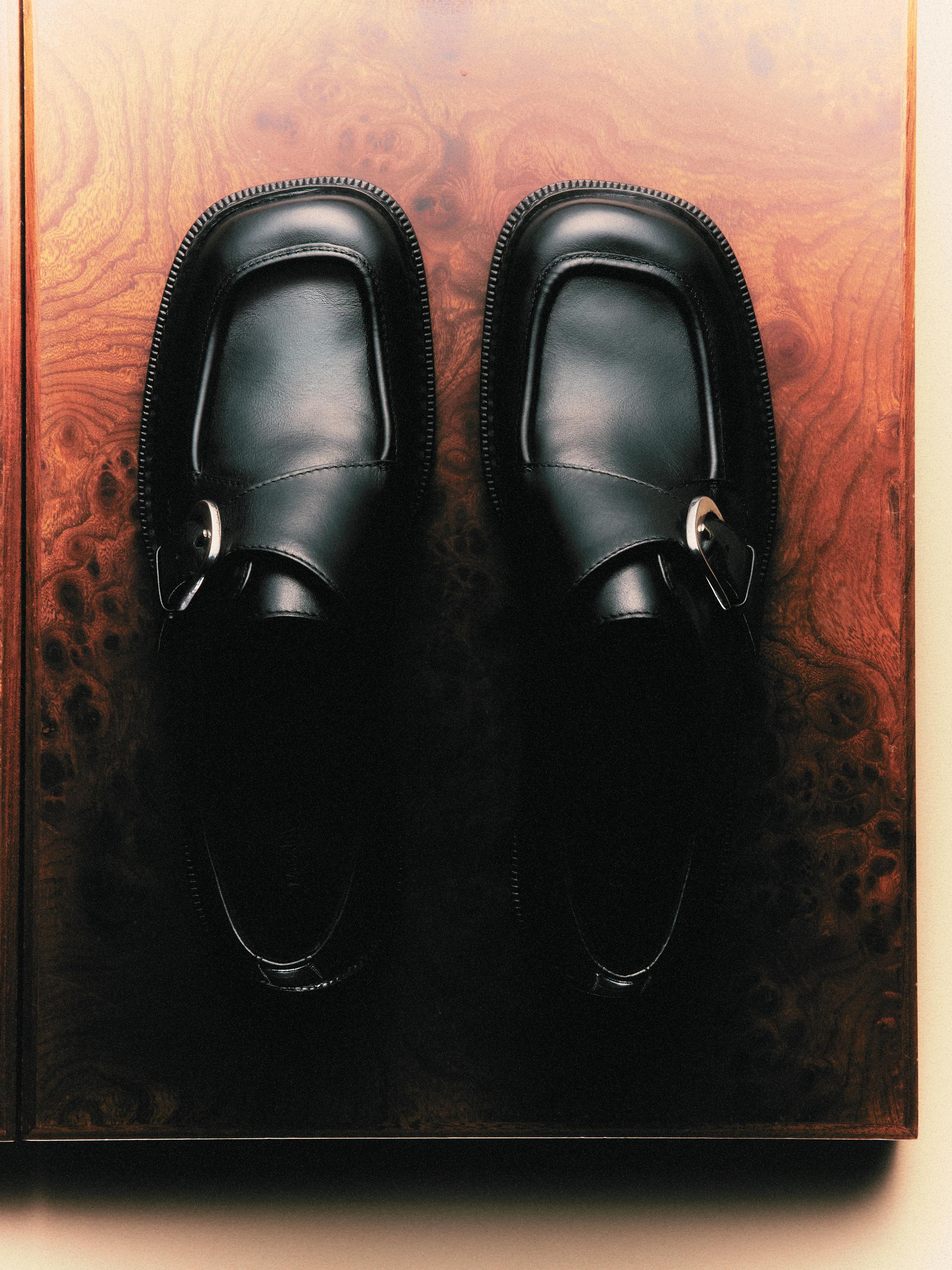 Leather derby shoes with buckle — BLACK