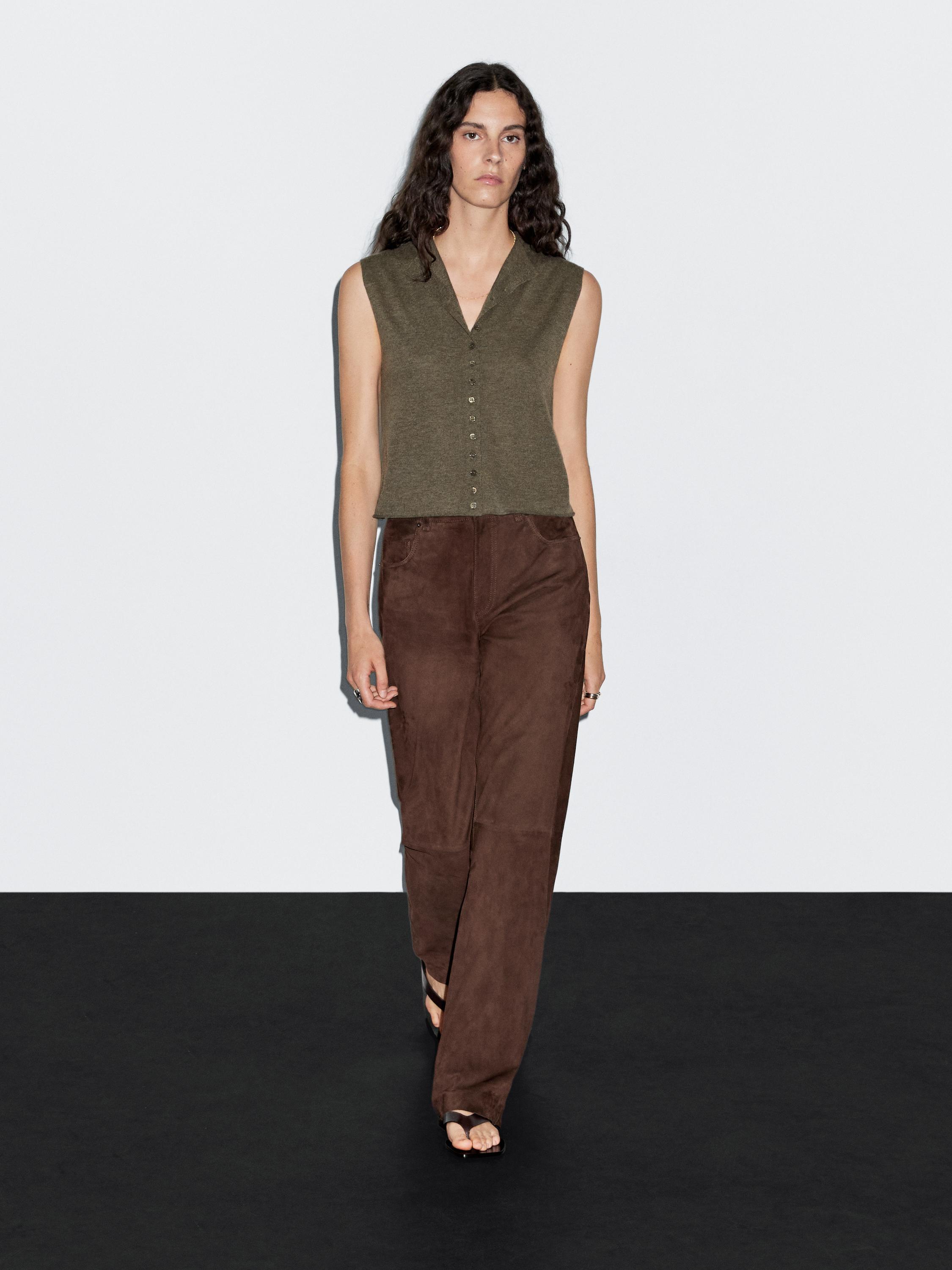 Vestă scurtă din tricot cu lână