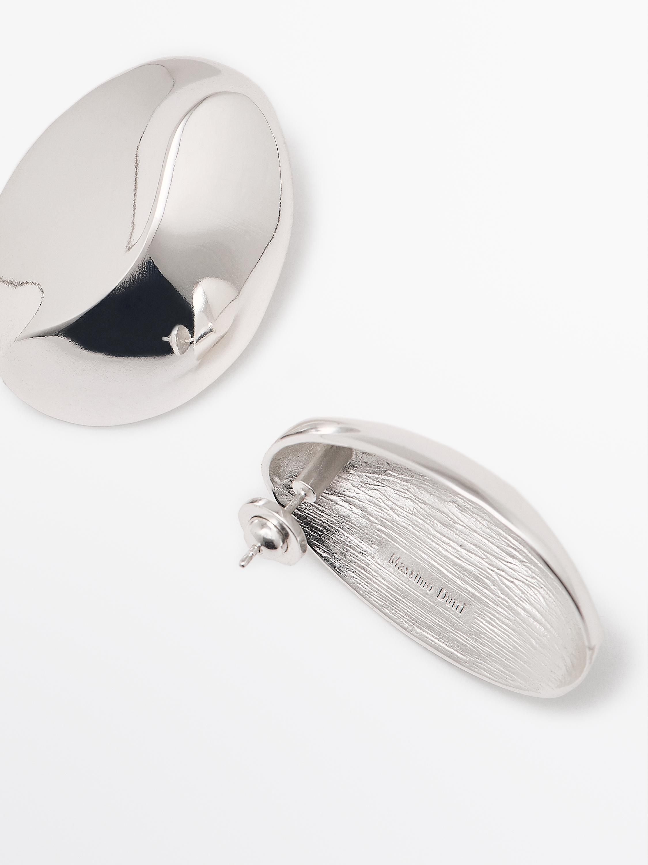 Oval earrings