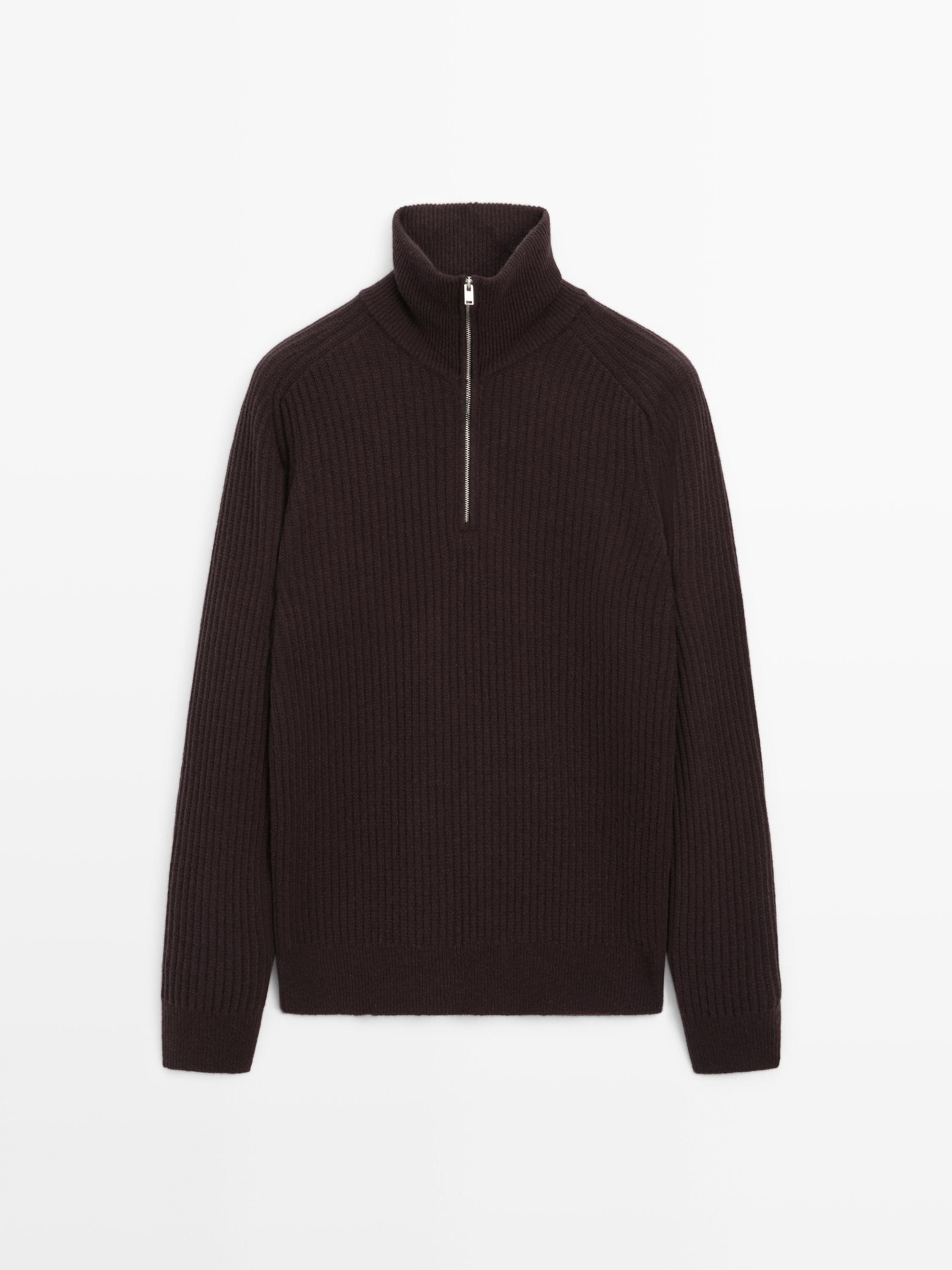 Mock neck knit sweater with zip · Maroon · Sweaters | Massimo Dutti