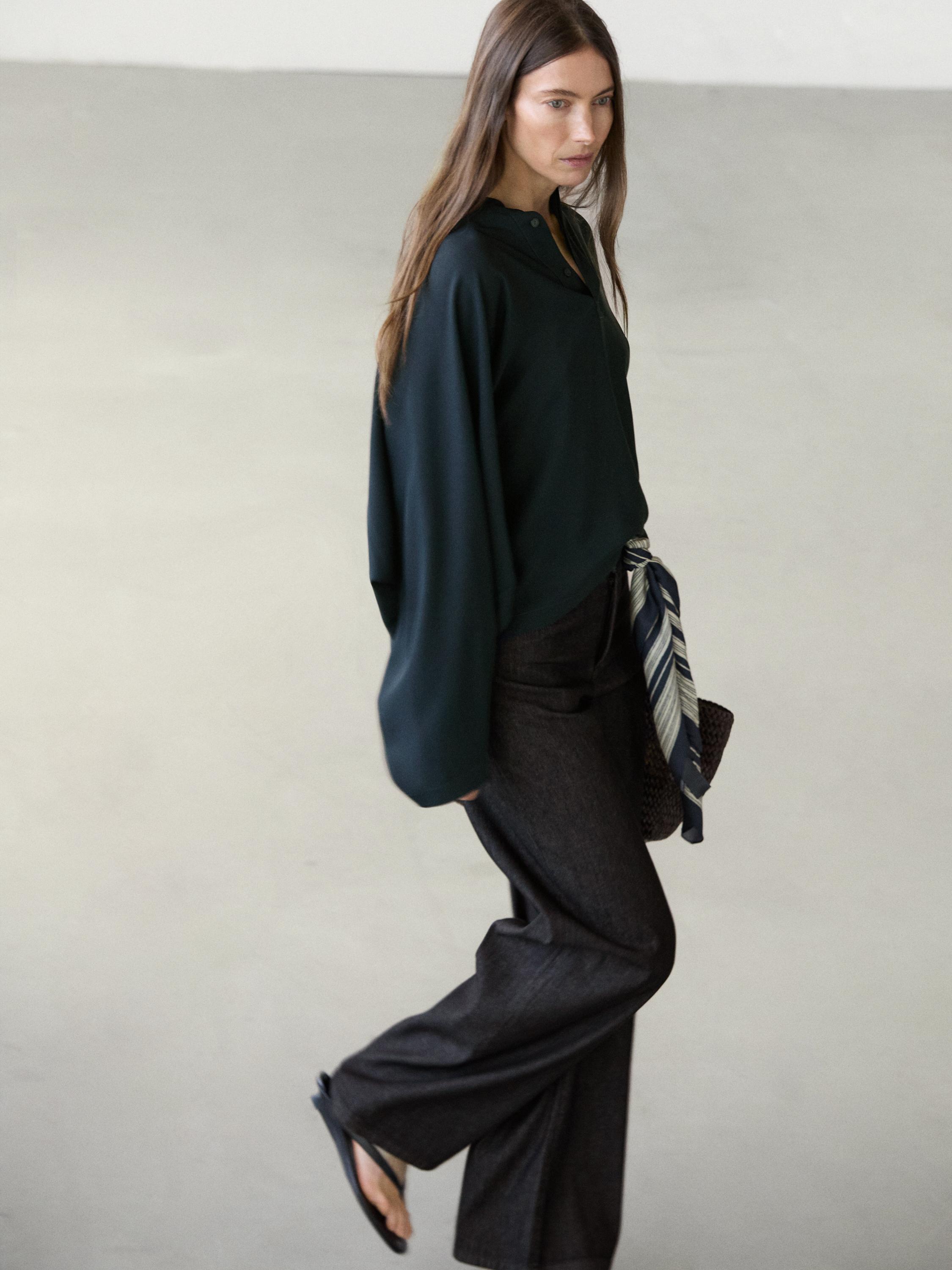 Flowing stand collar blouse — NAVY BLUE