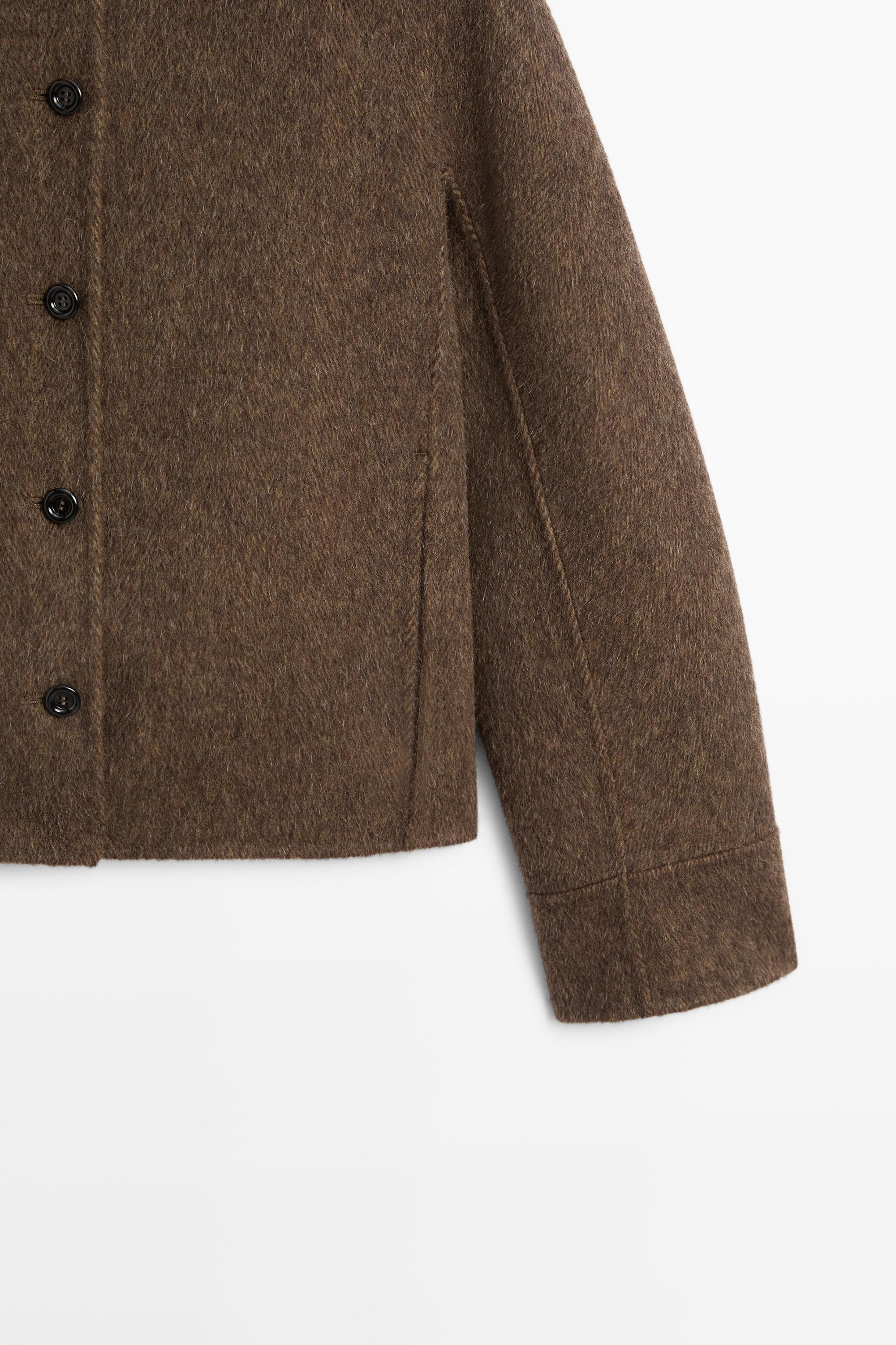 Short buttoned coat — BROWN