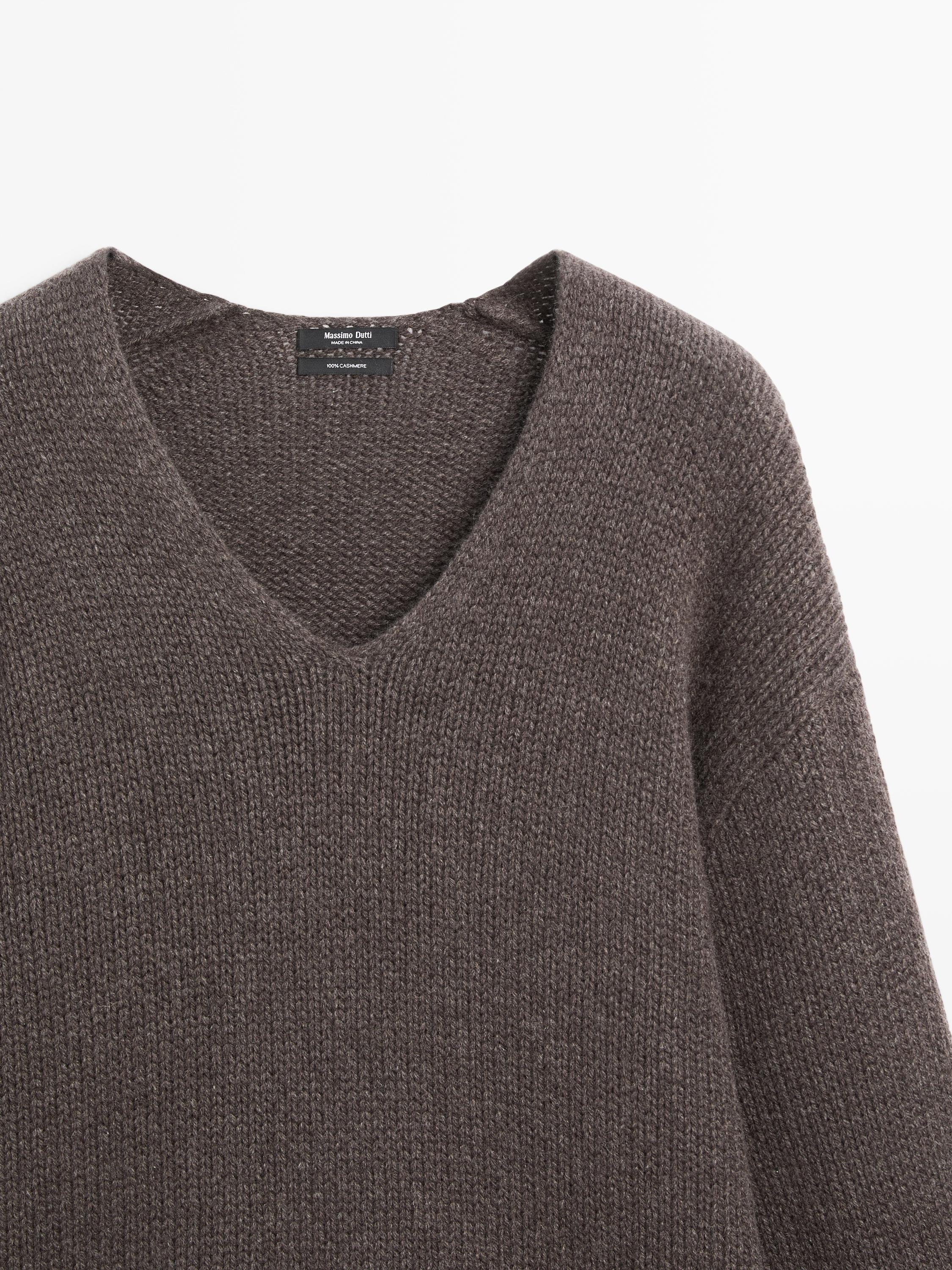 Strickpullover aus 100 % Kaschmir mit V-Ausschnitt