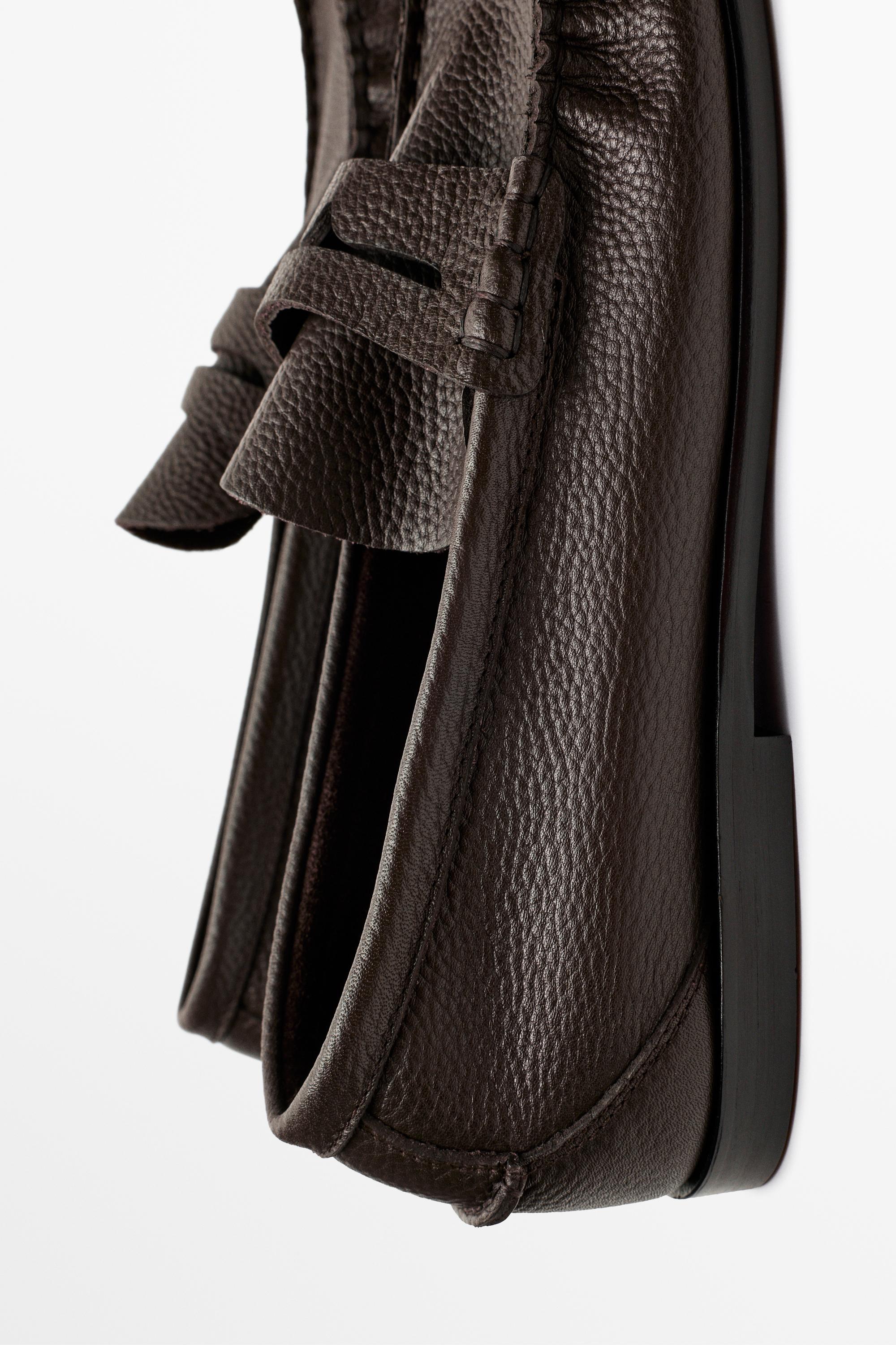 Soft leather shirred loafer — BROWN