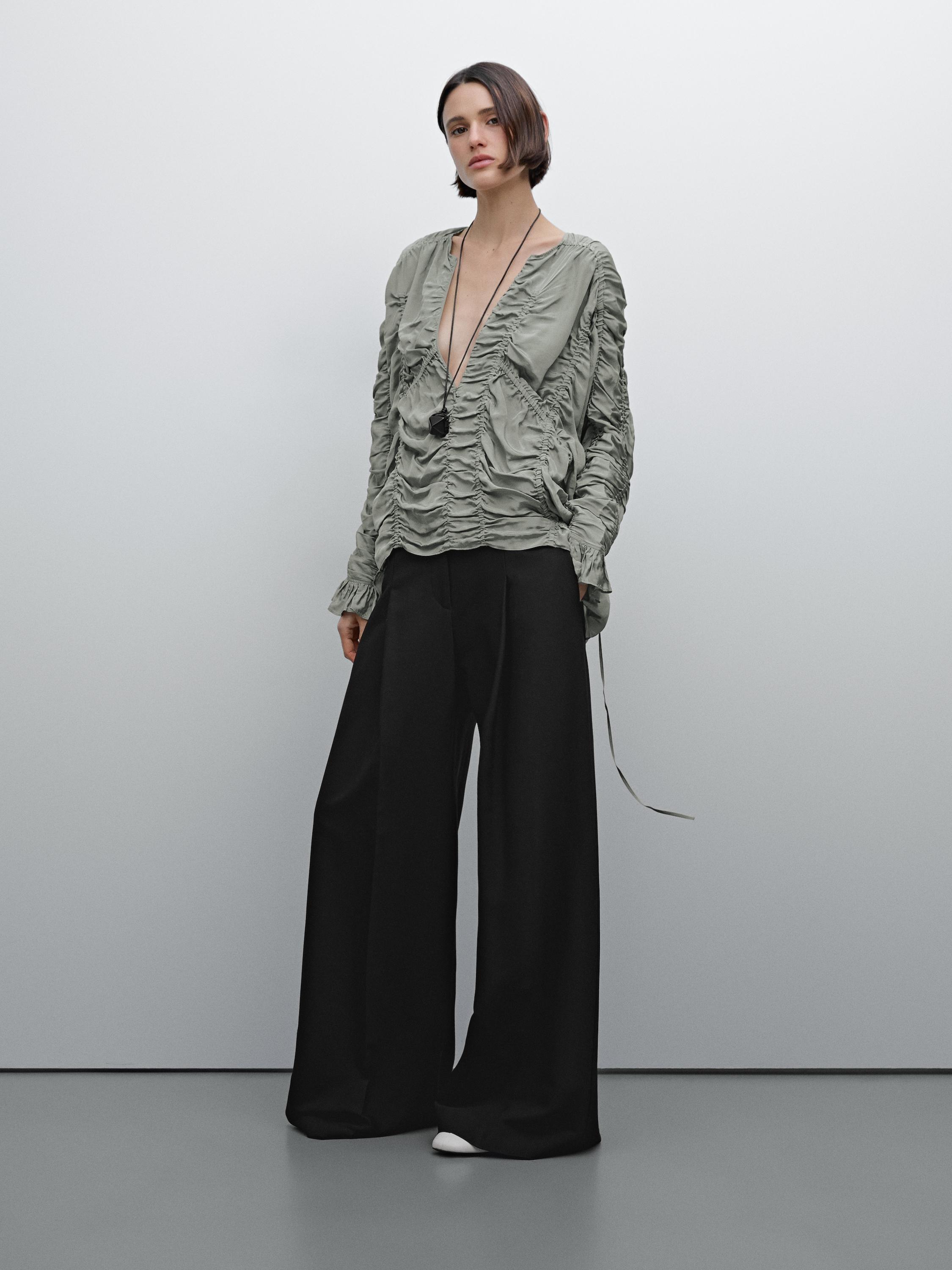 Flowing shirt with gathered detailing - Studio