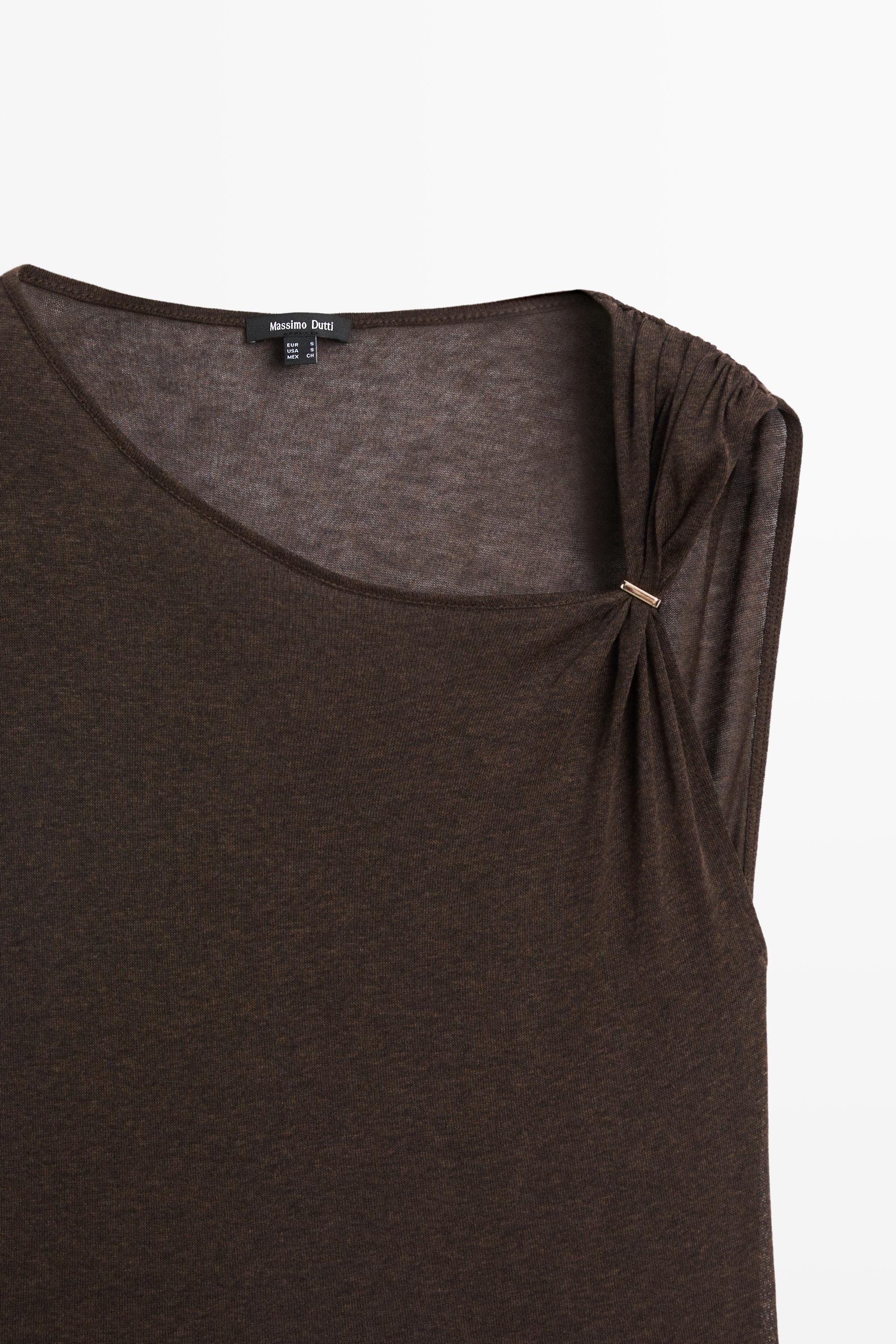 Asymmetric drop sleeve fluid top — BROWN MARL