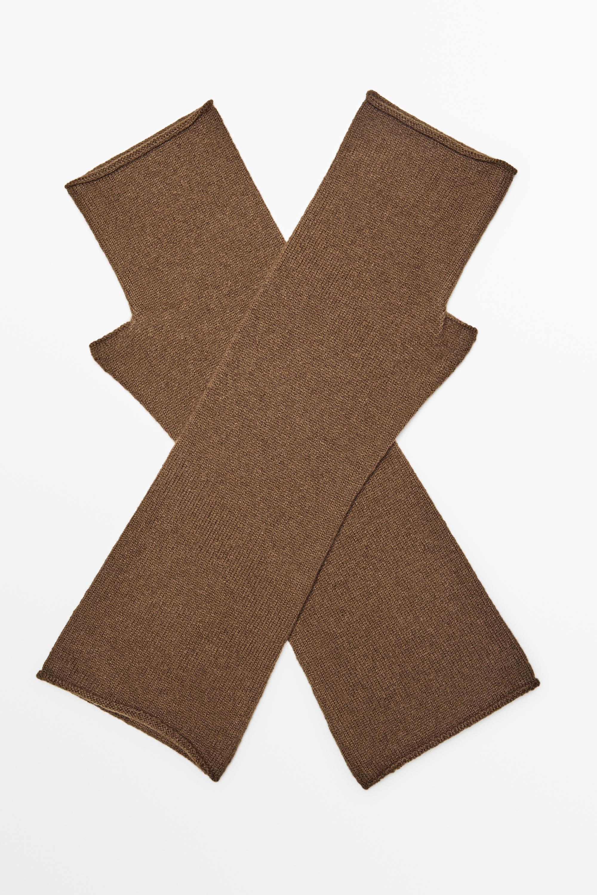 Wool and cashmere knit scarf