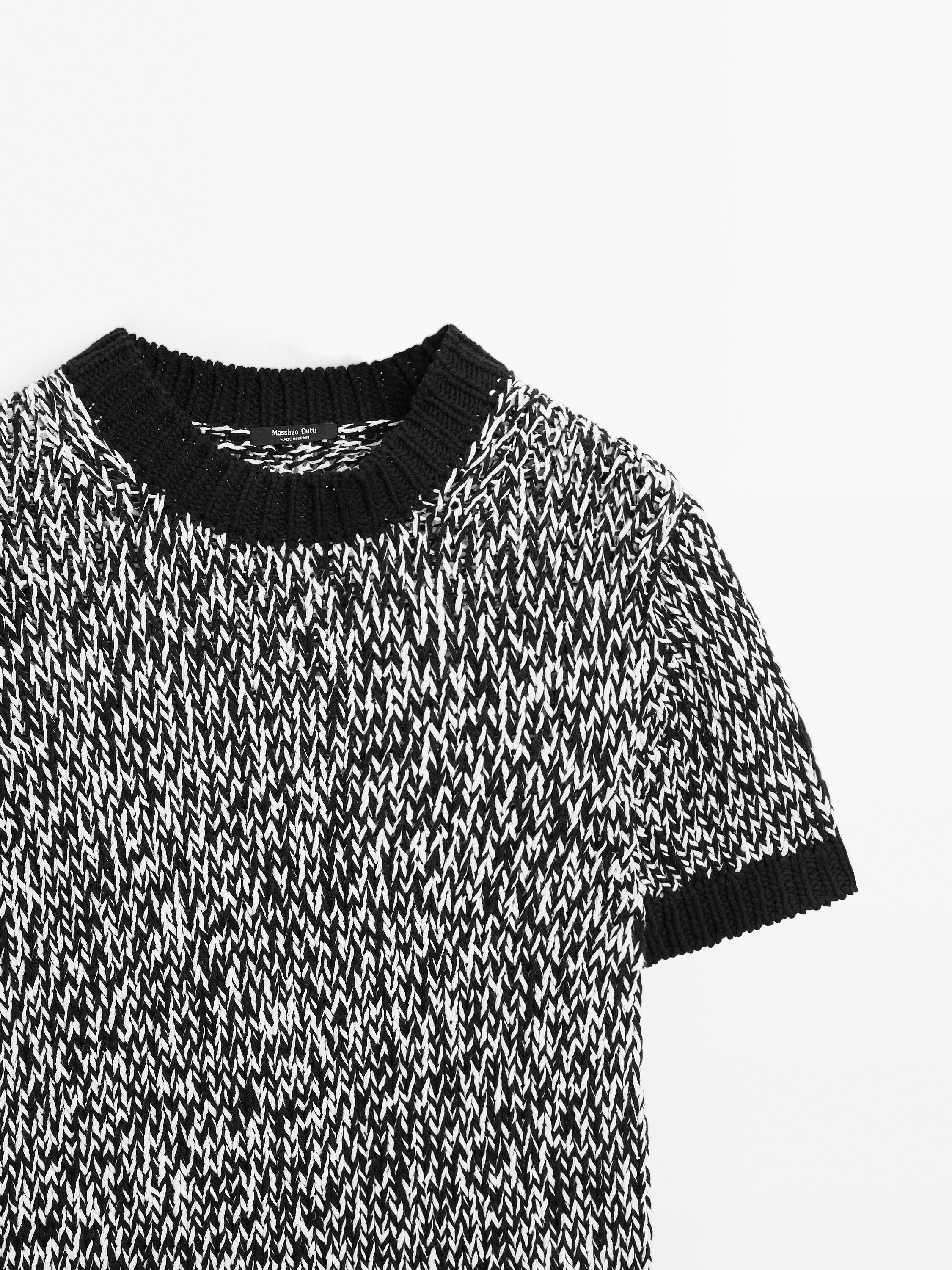 Short sleeve knit sweater