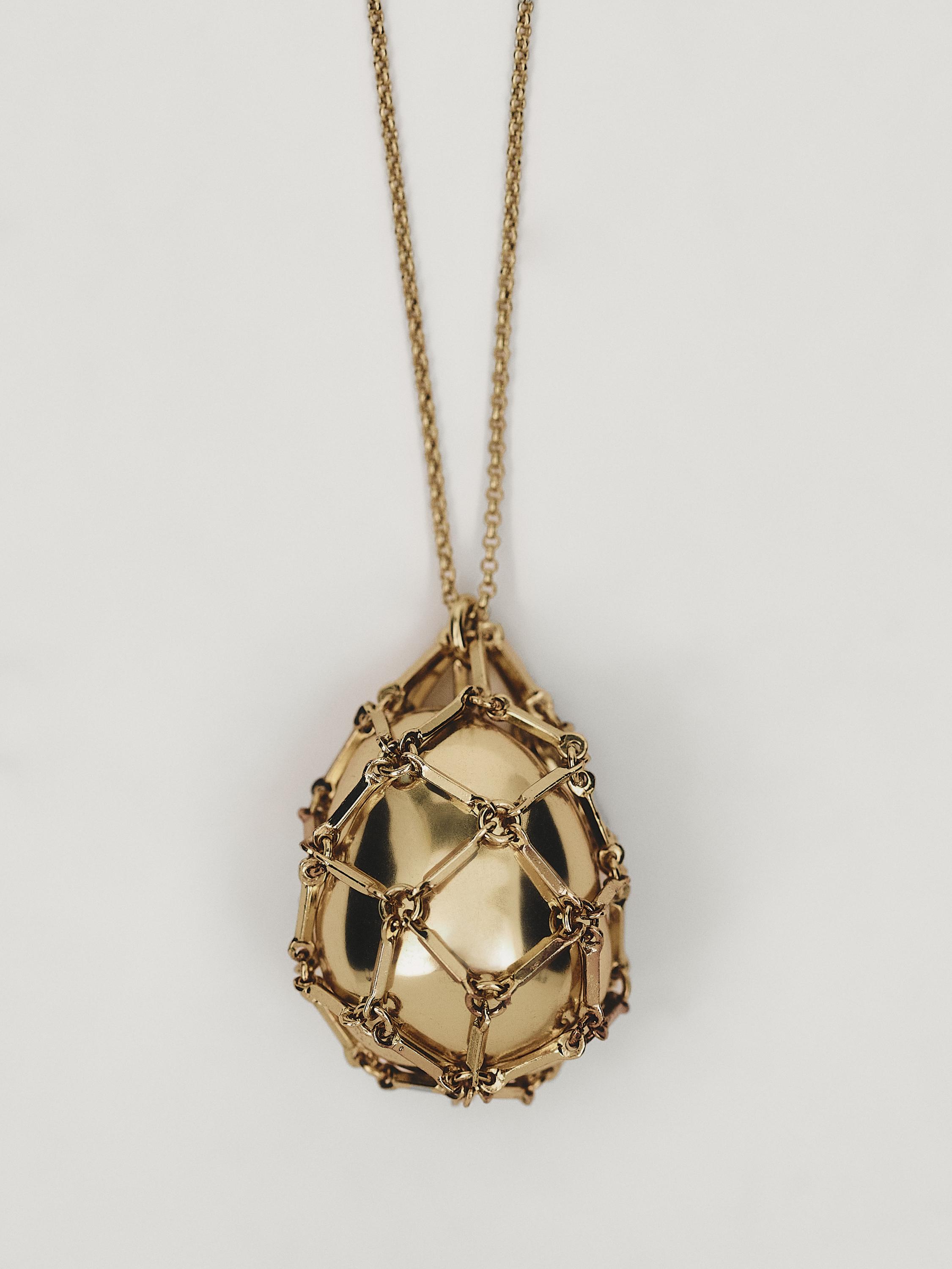 Collier avec pièce ronde