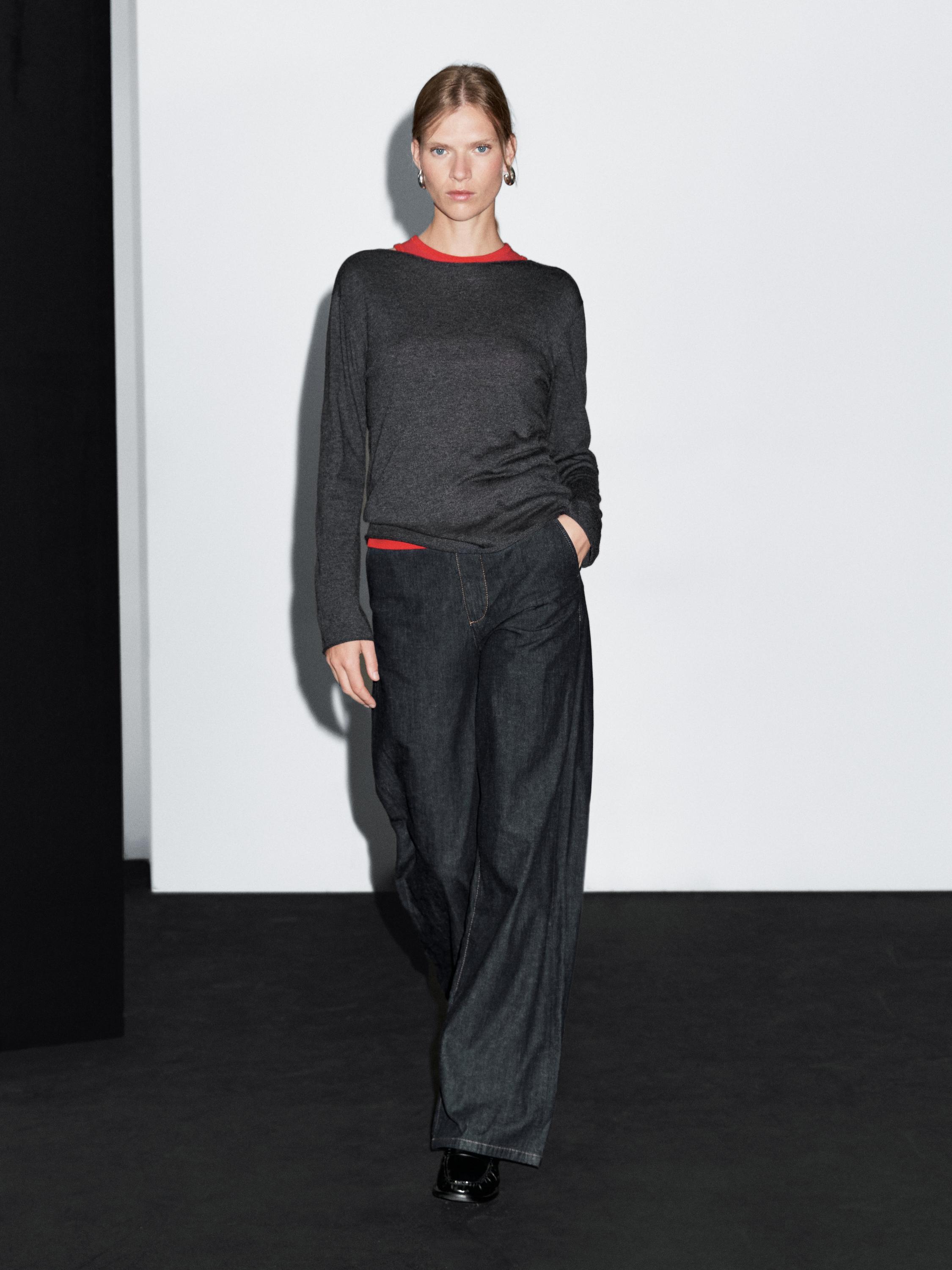 Straight-leg high-waist jeans