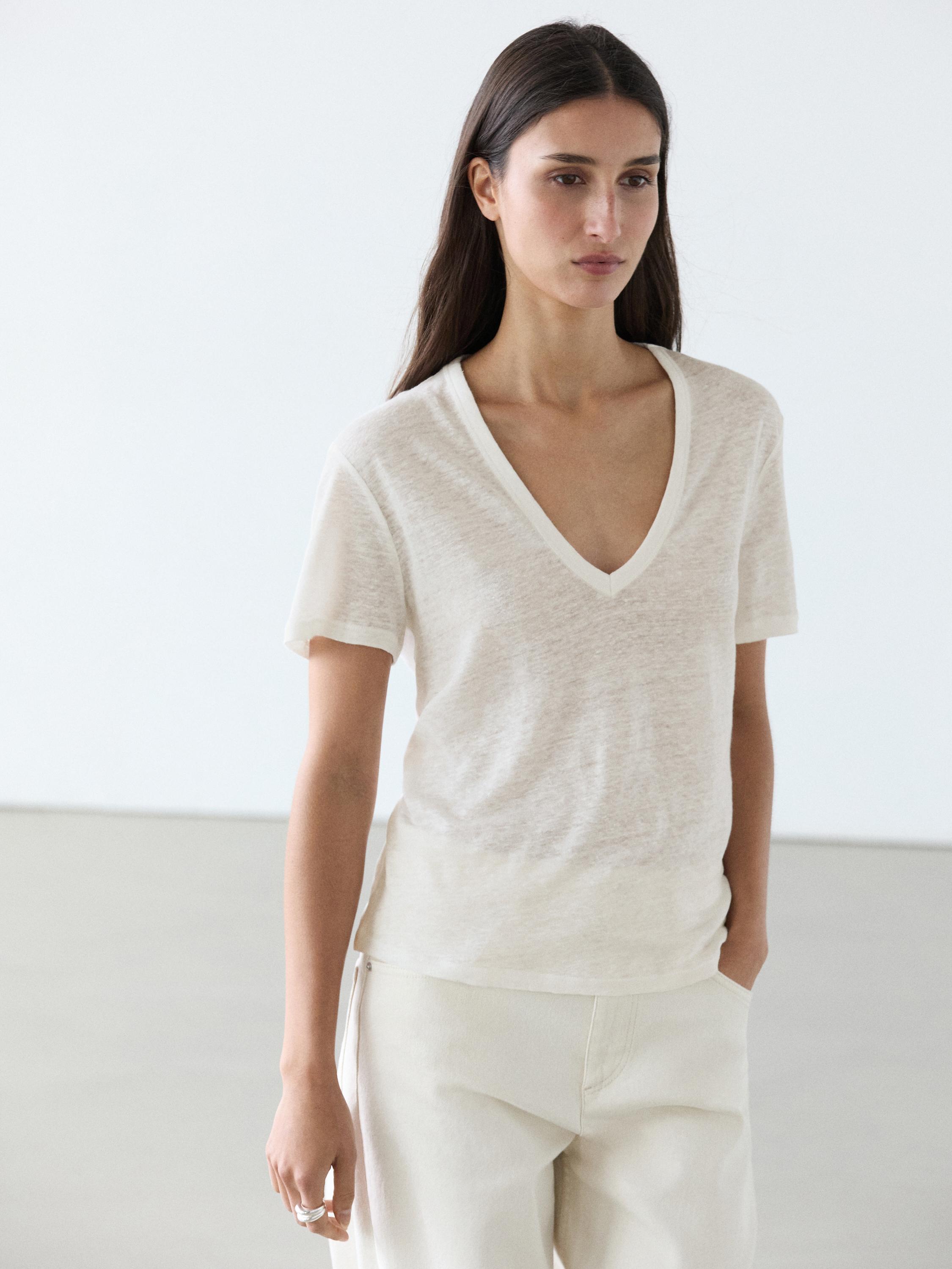Linen V-neck T-shirt — Off white