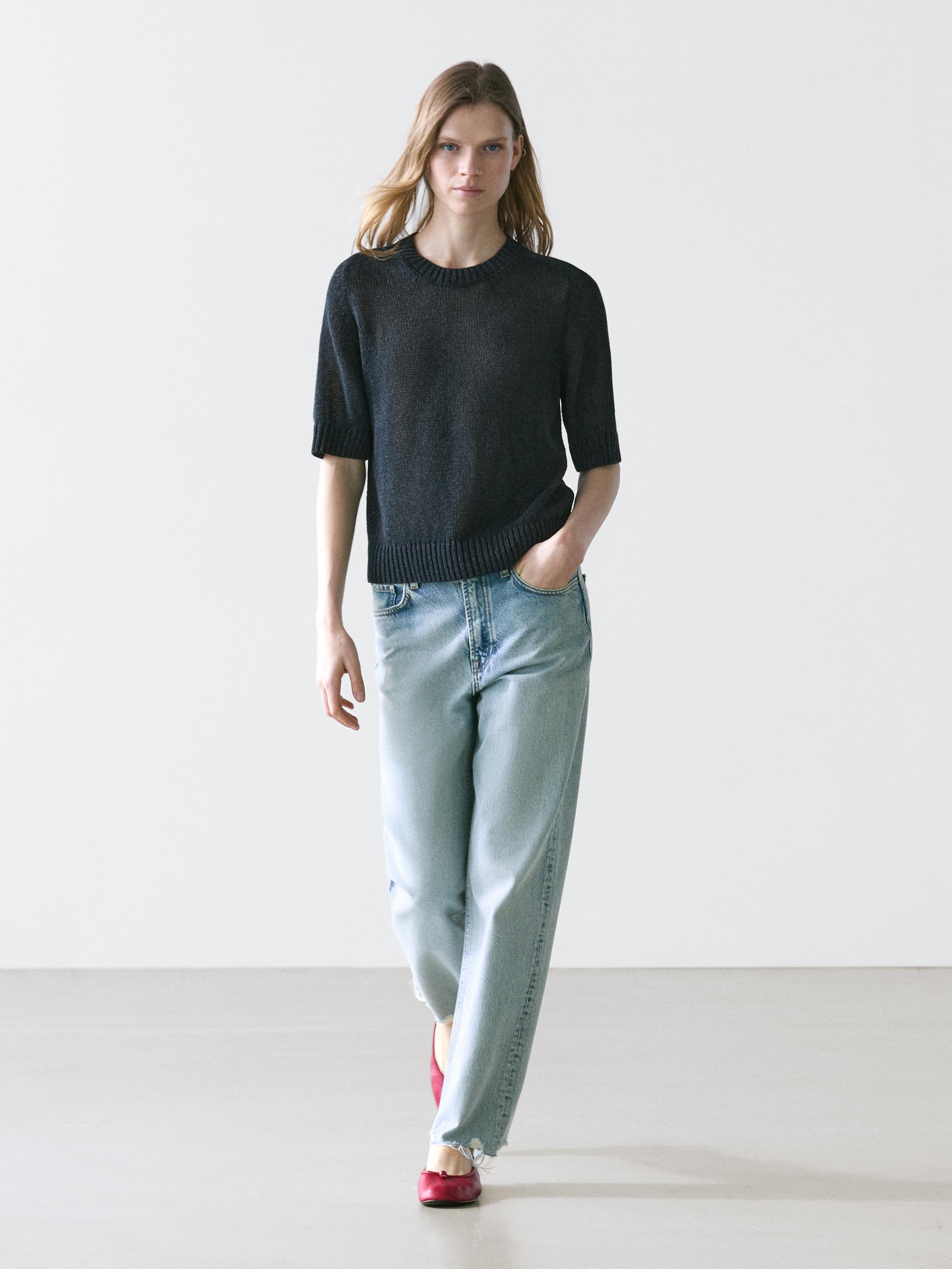 Short sleeve knit sweater