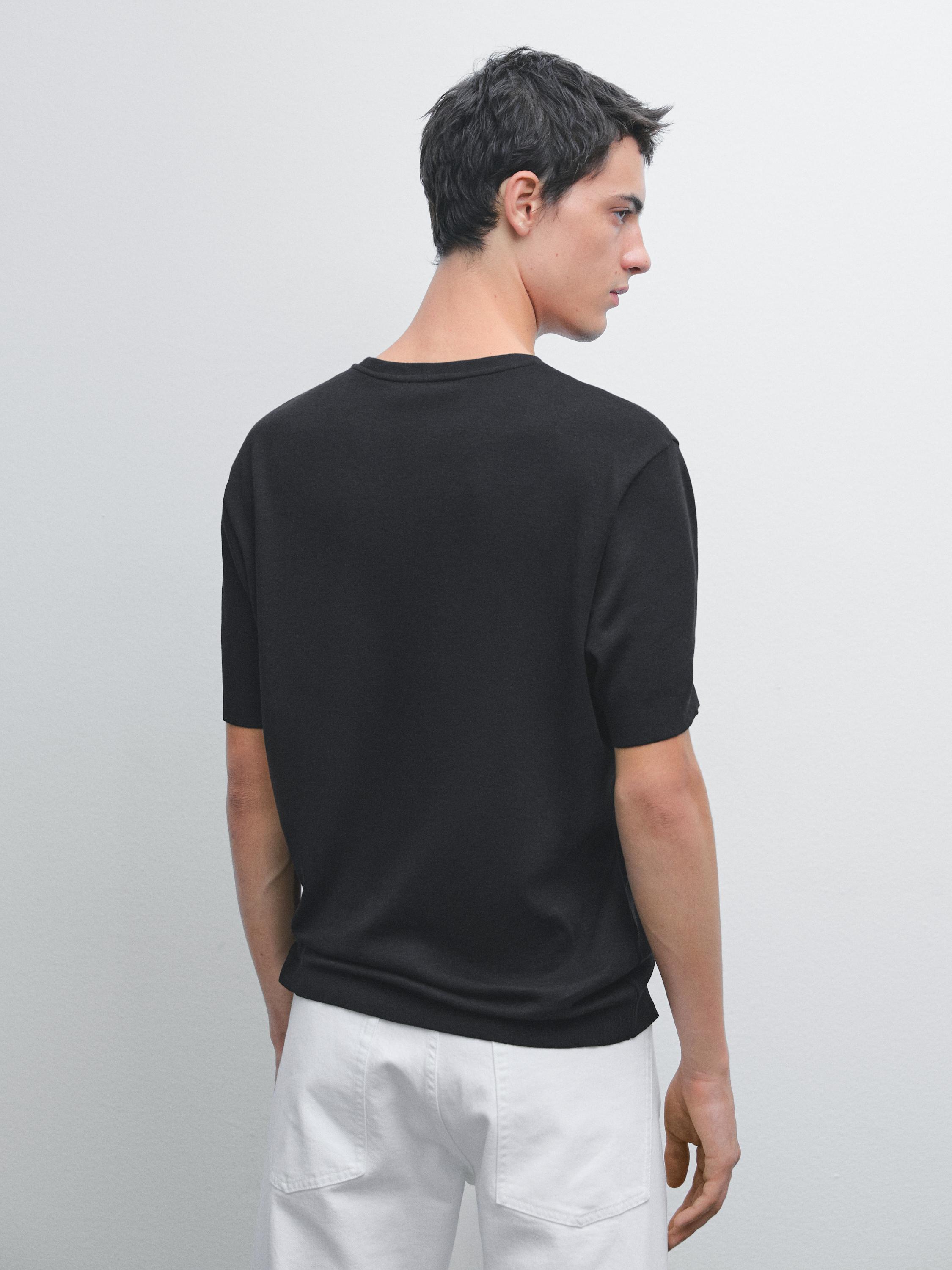 100% cotton T-shirt with ribbed trims