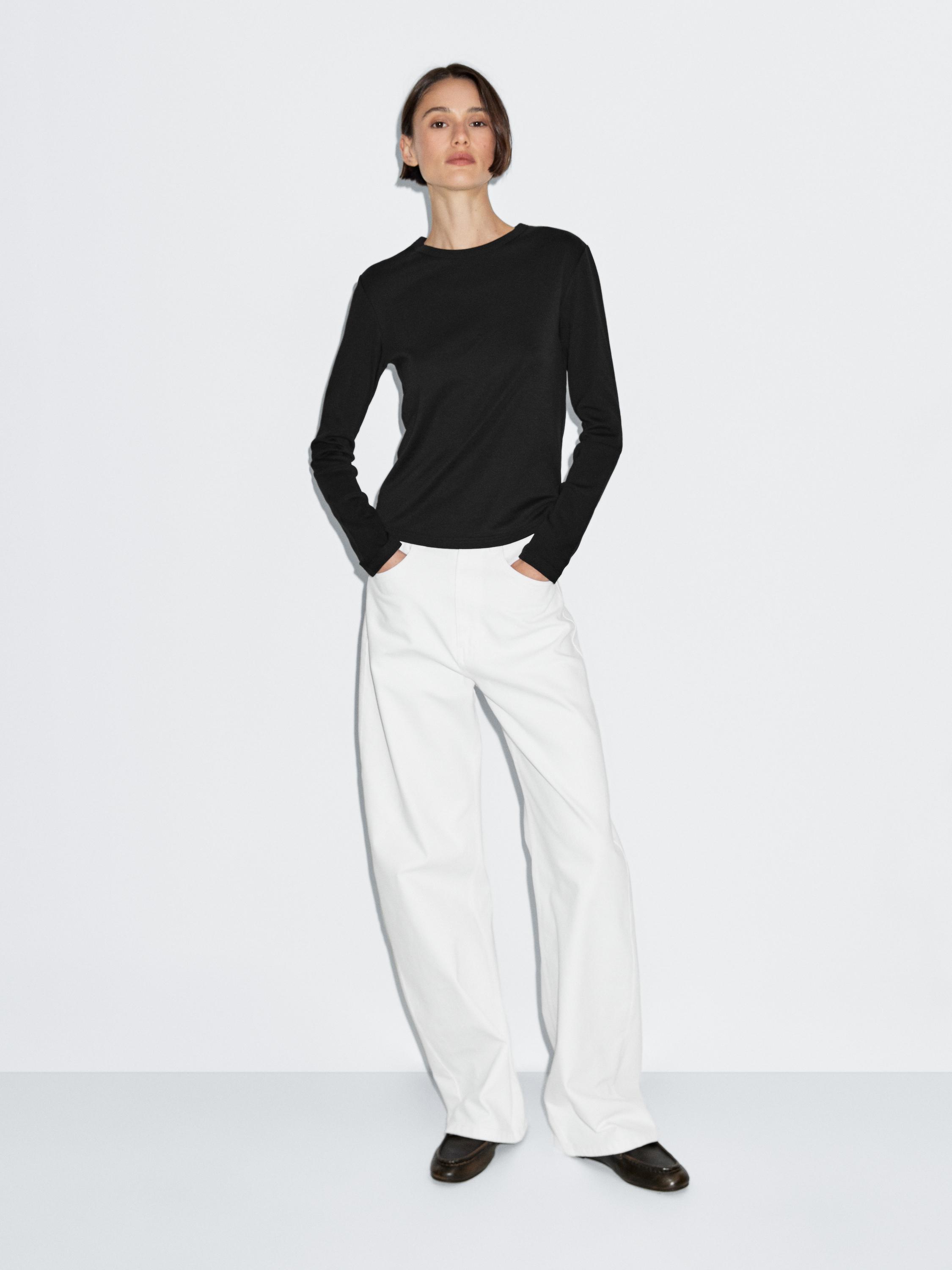 Long sleeve T-shirt with rounded hem