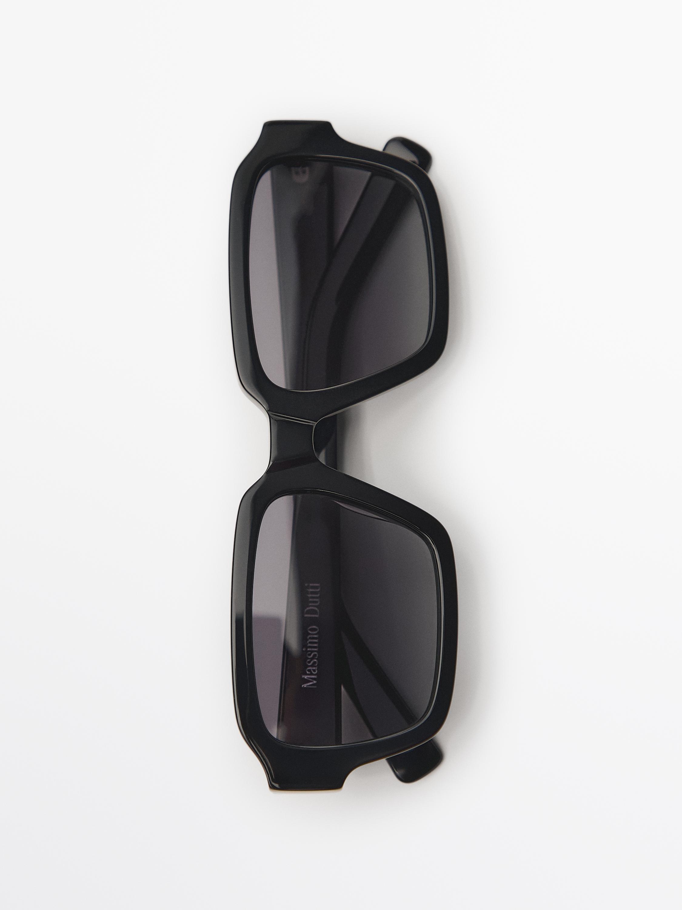 Toʻrtburchak gardishli qora koʻzoynak