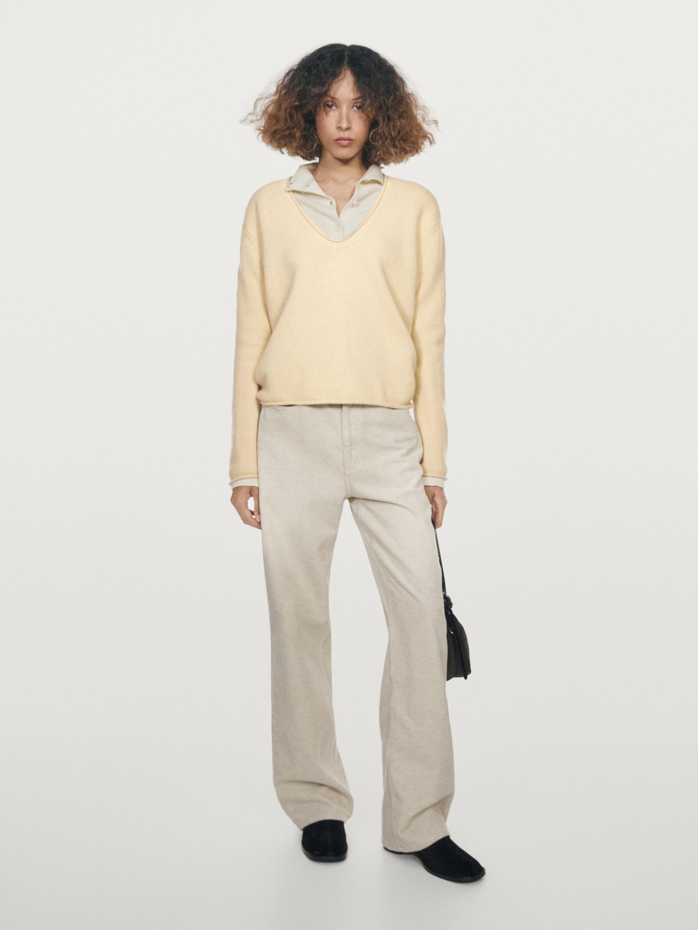 100% wool V-neck knit sweater