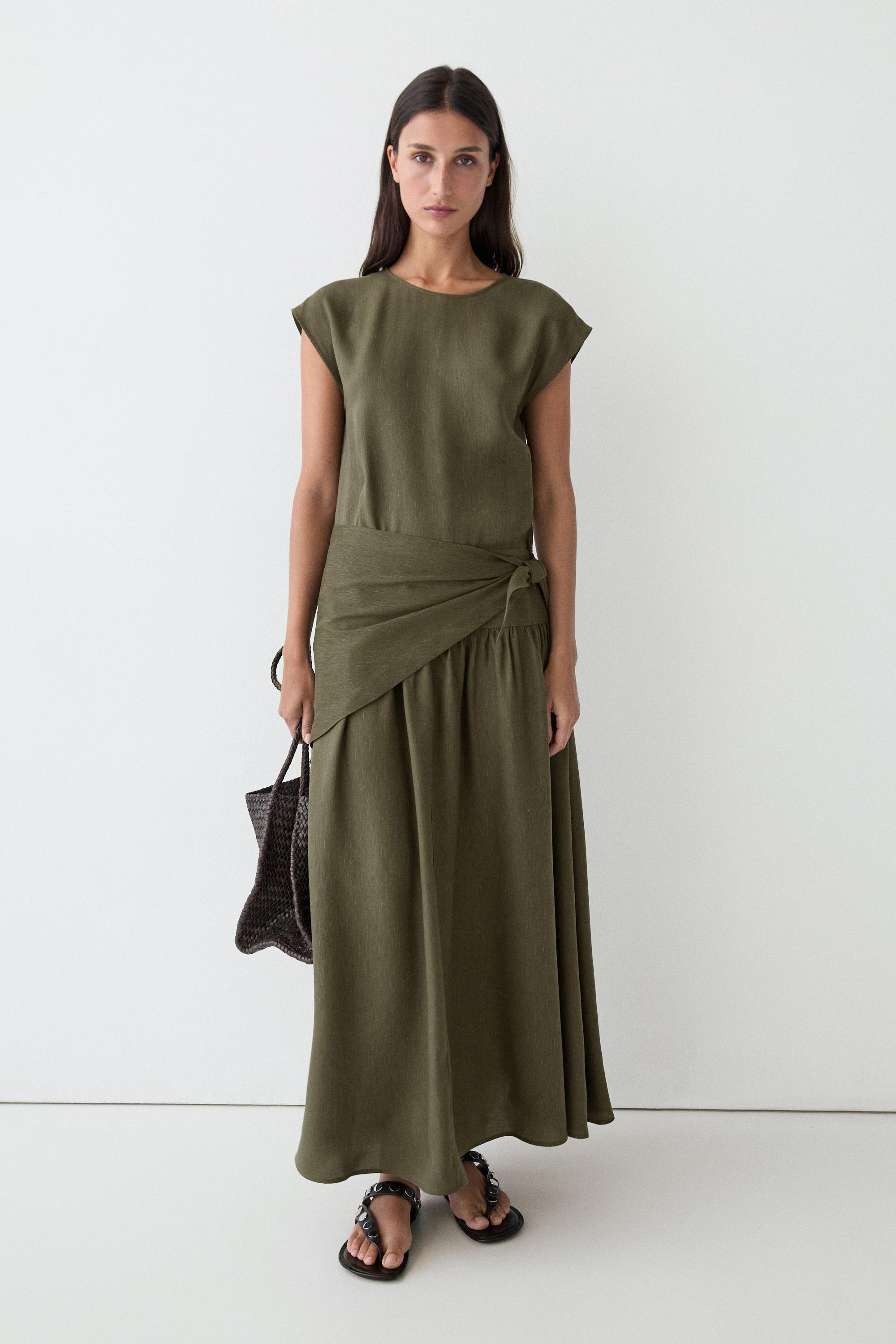 Vestido midi detalle pañuelo