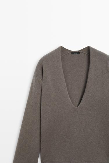 Long-line knit sweater with neckline detail — TAUPE GREY 4