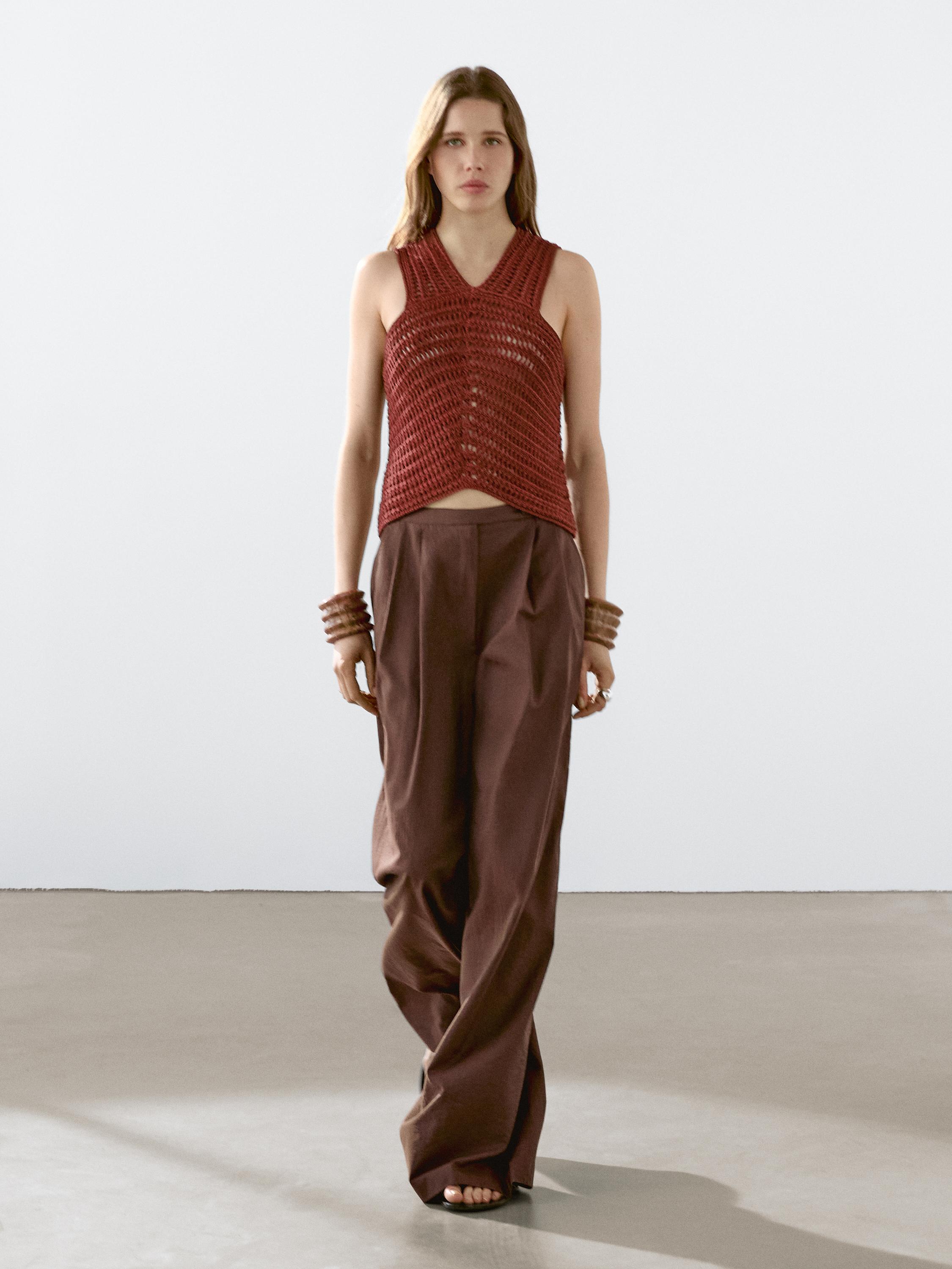 Ažurový háčkovaný top