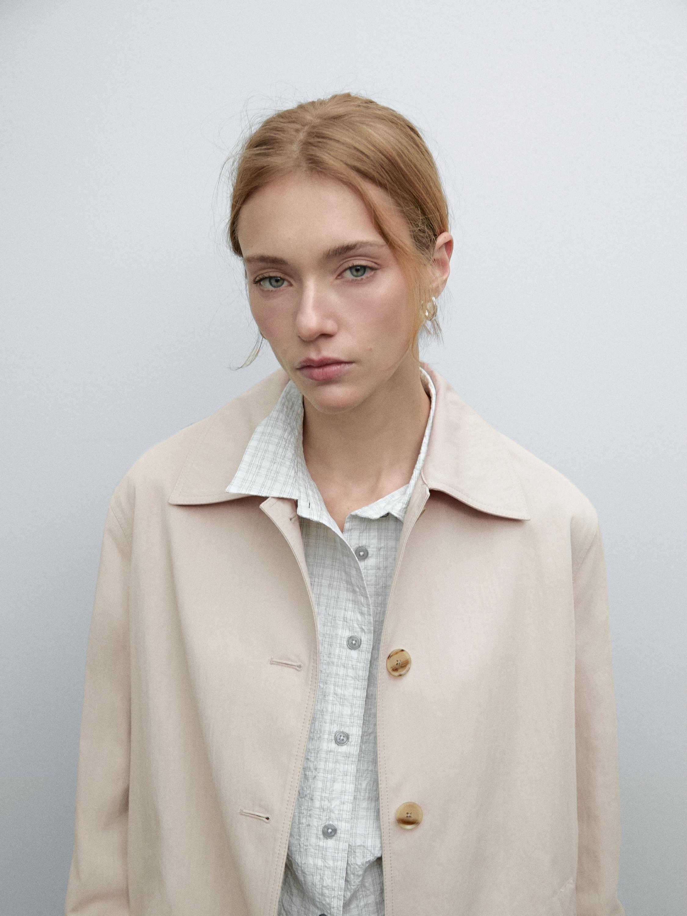 Lightweight cotton blend coat with buttons