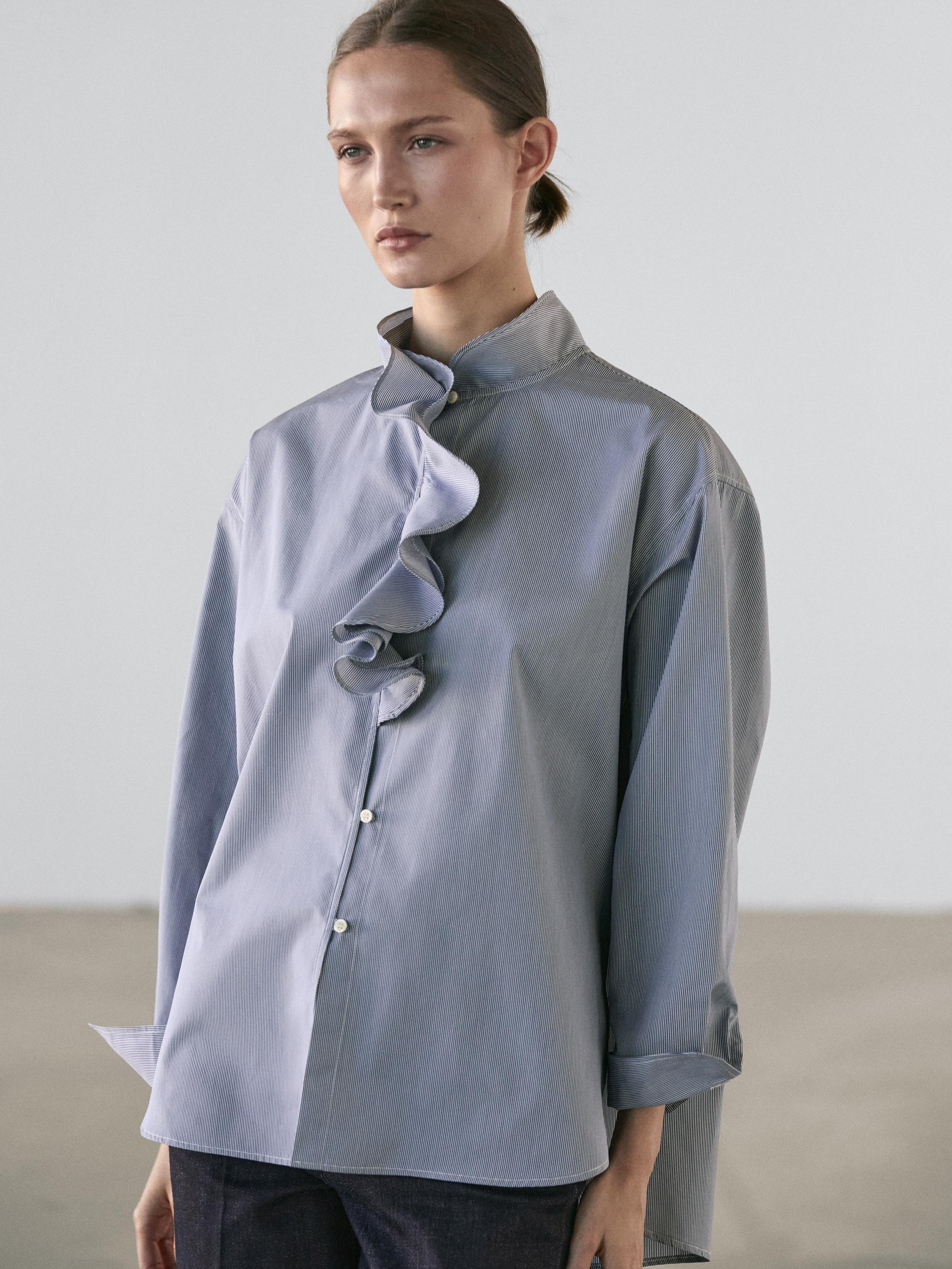 Shirt with ruffled collar detail