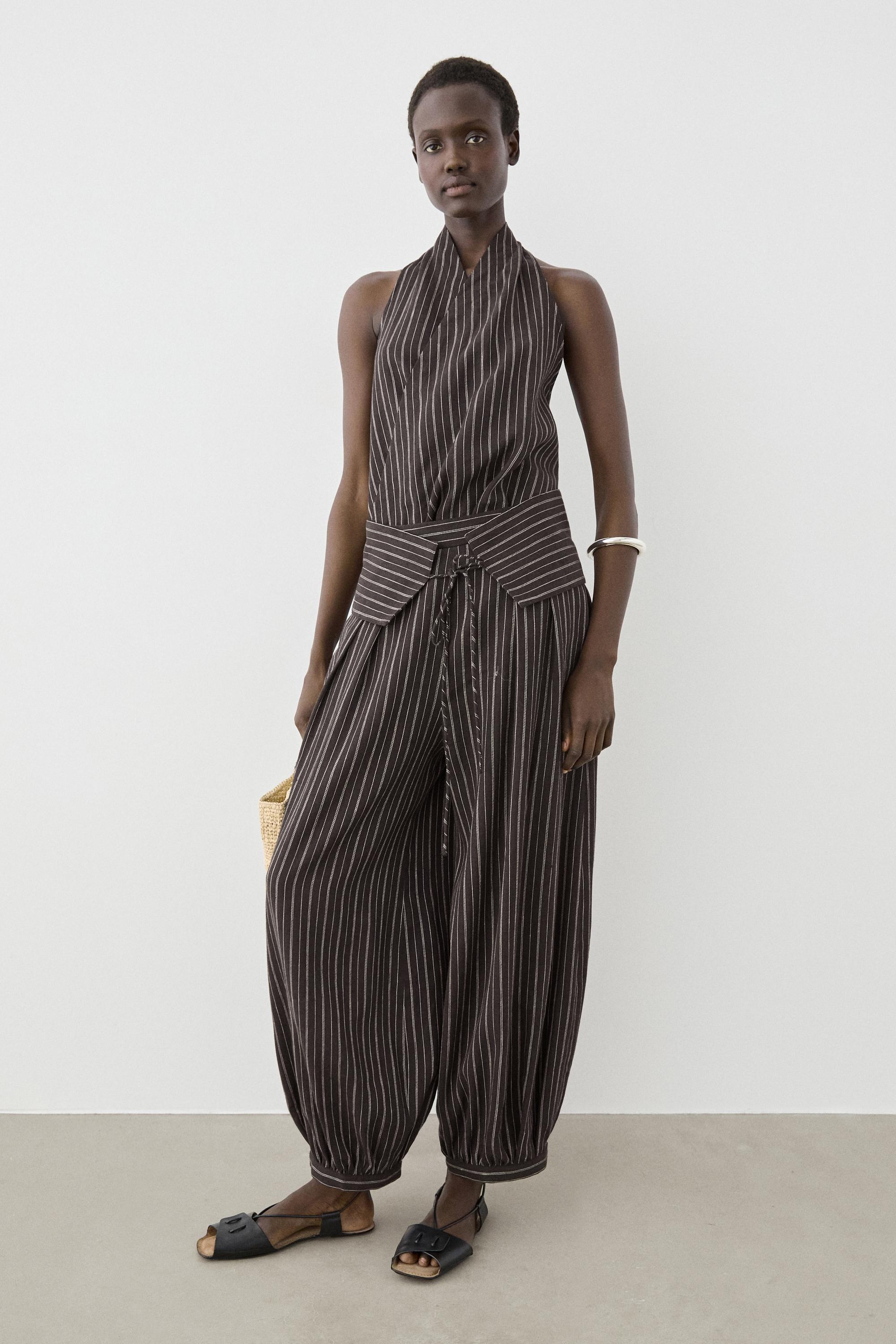 Halter top with stripe detail — BLACK