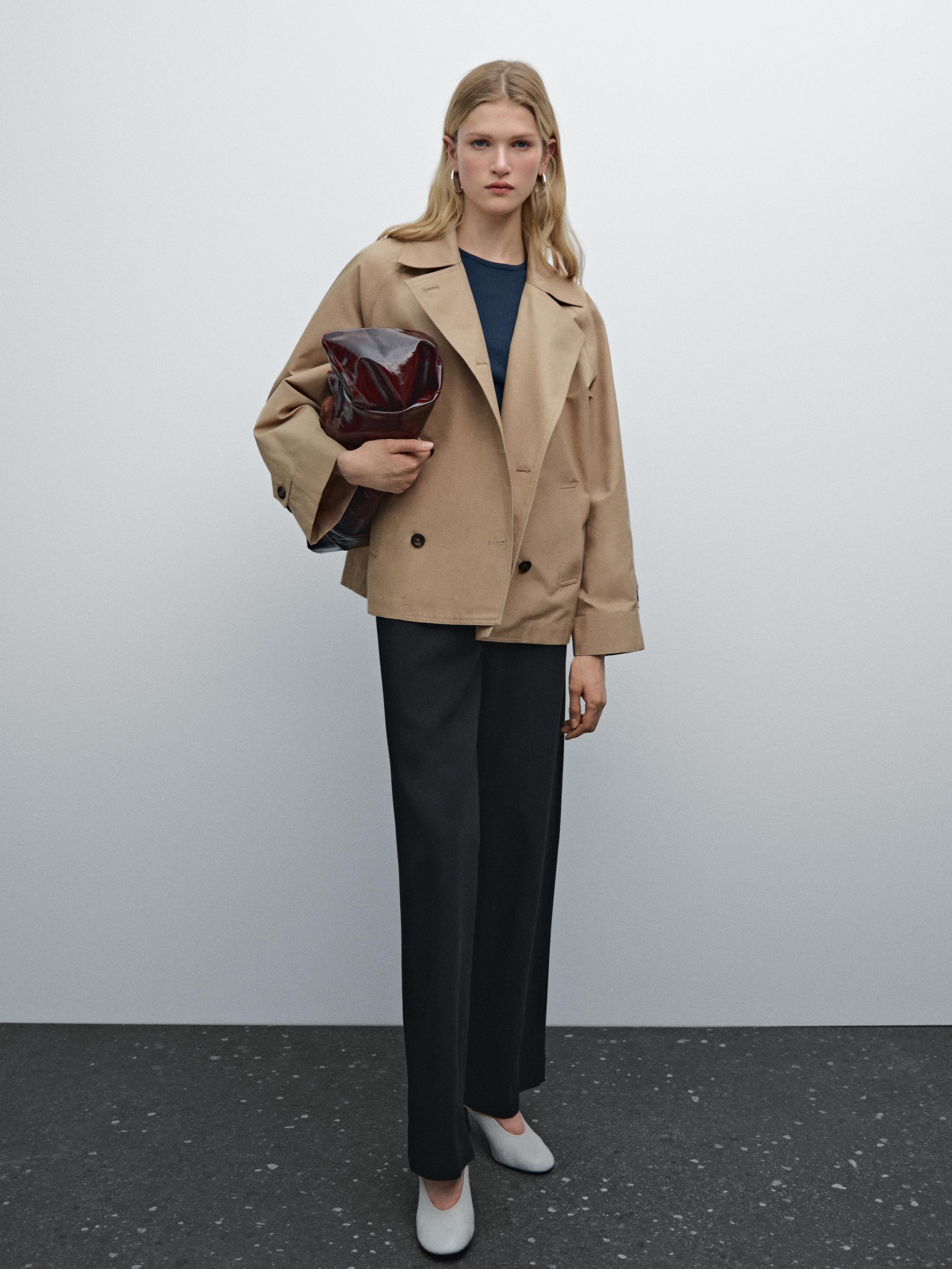Short water-repellent cape trench coat
