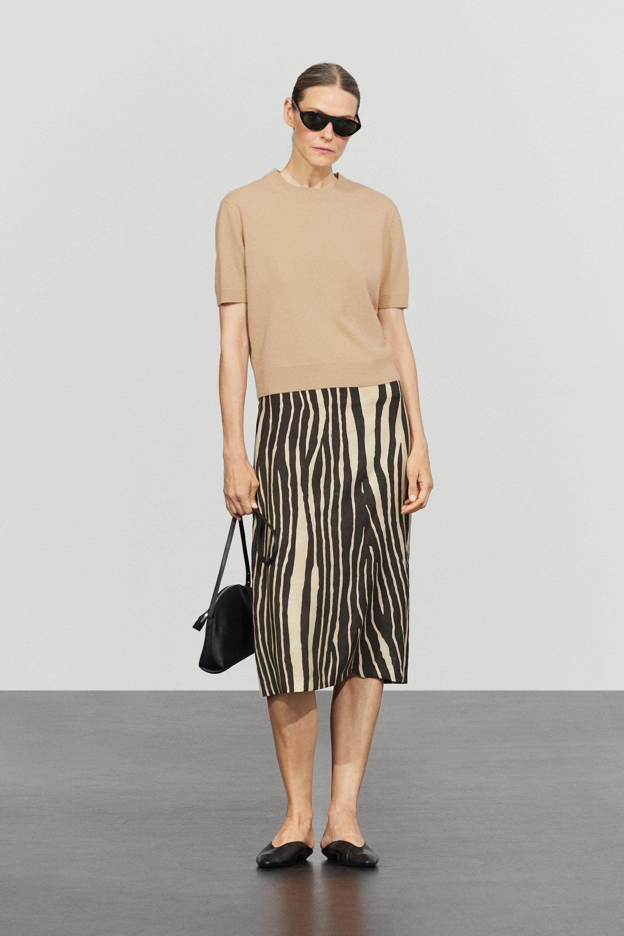 Wool blend short-sleeve knit sweater — CAMEL