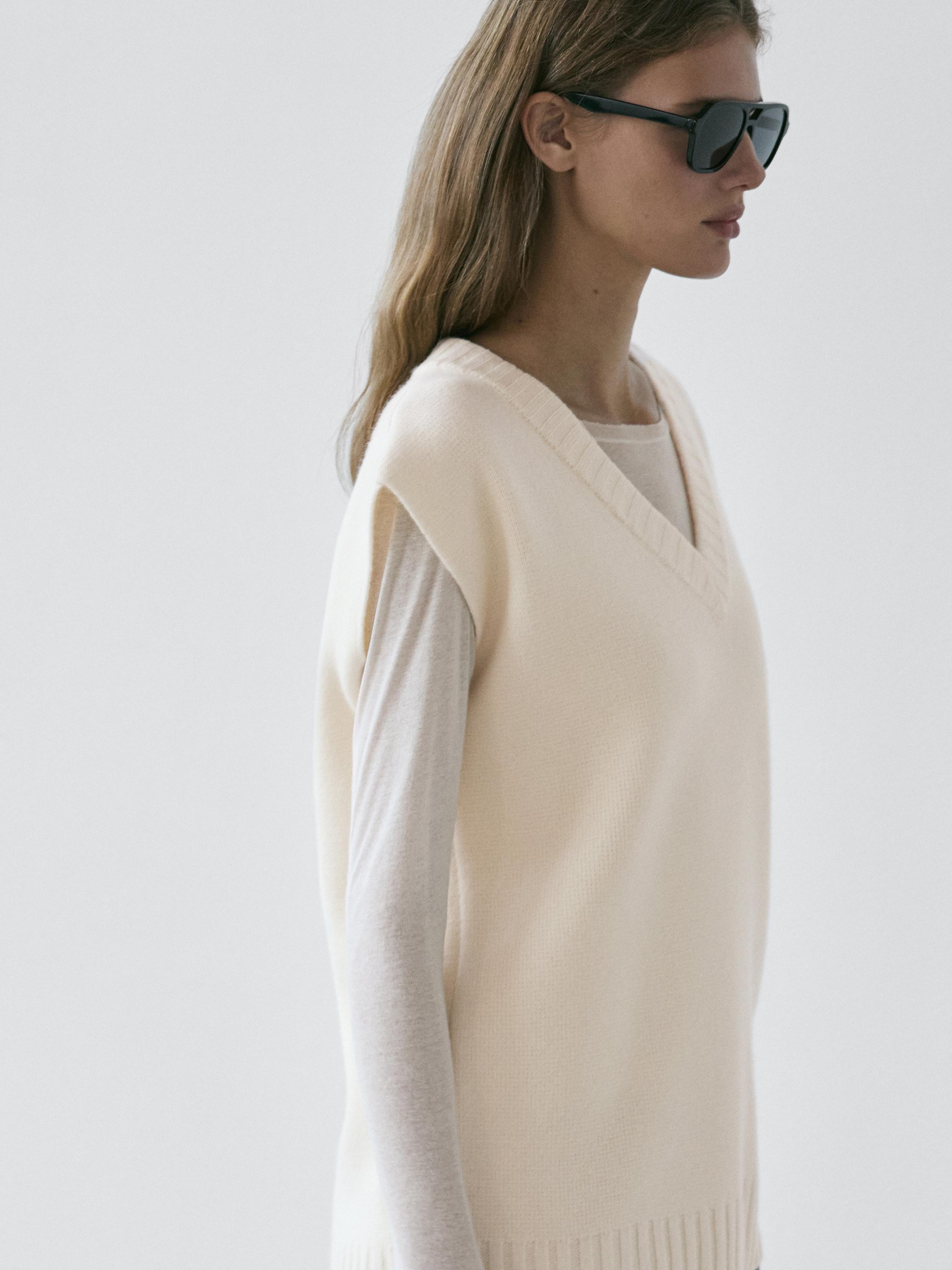 Long wool knit vest — Off white