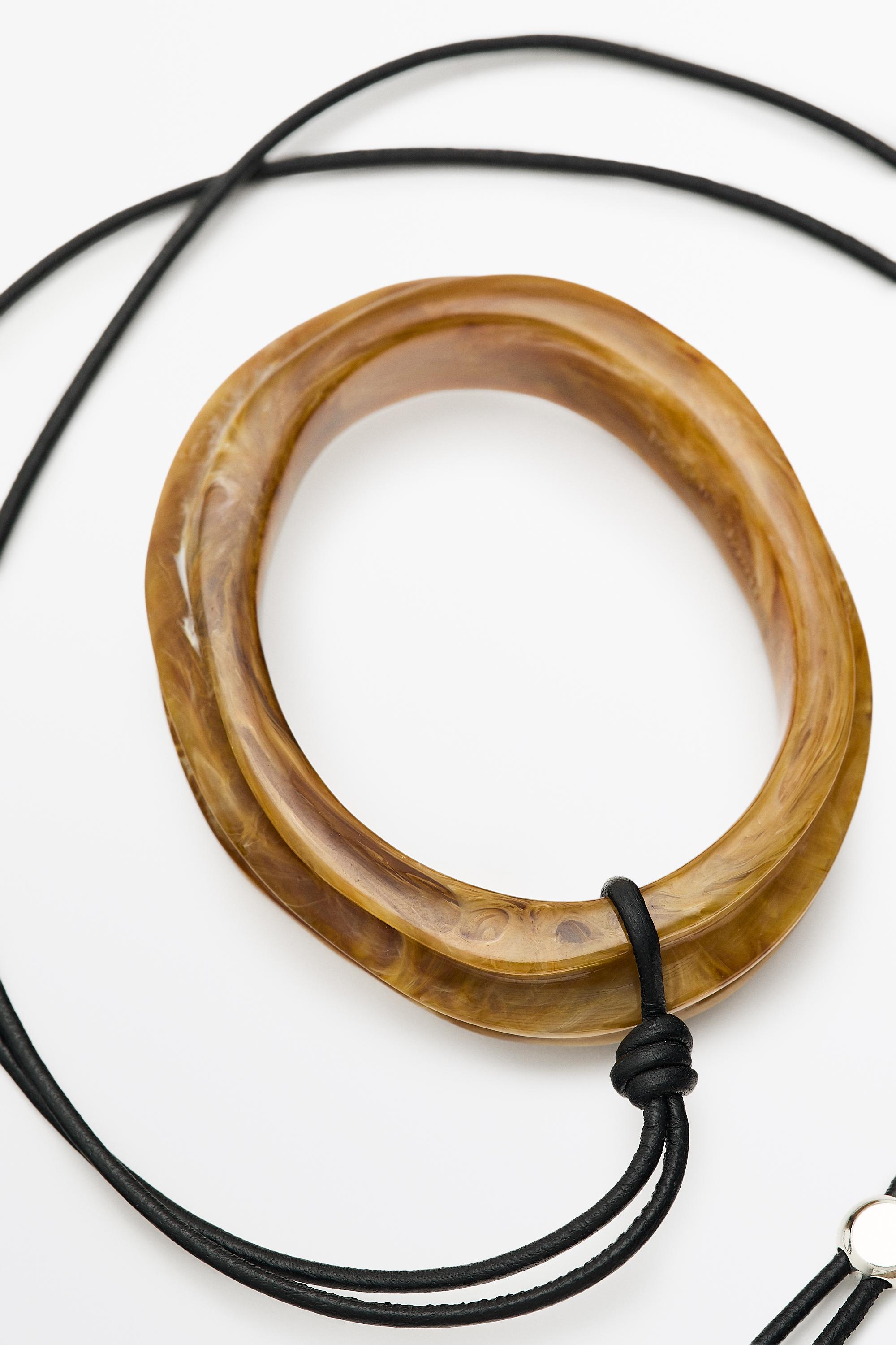Marbled hoop necklace — Caramel