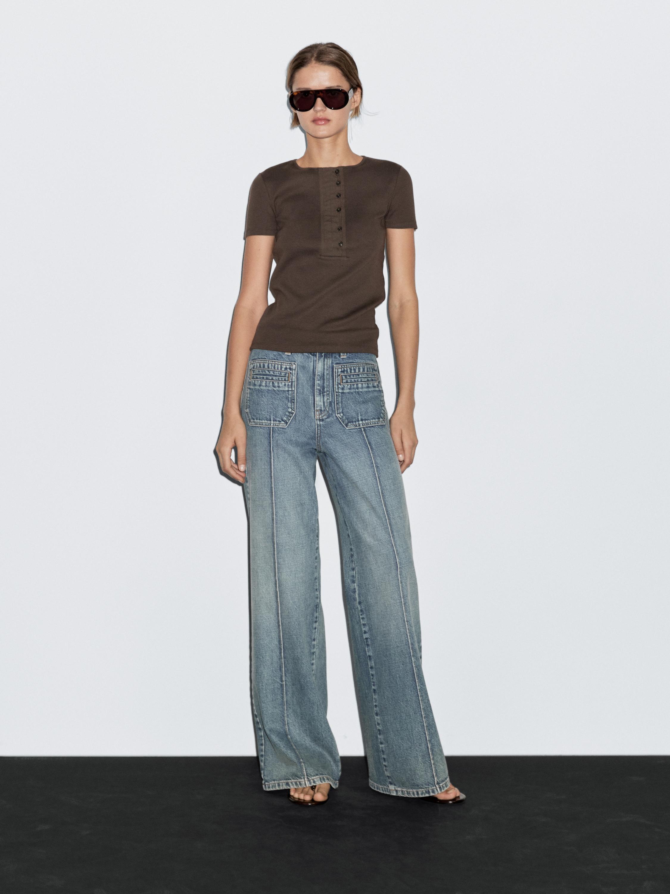 Фланелка с примес на памук и гарнитура на гърдите