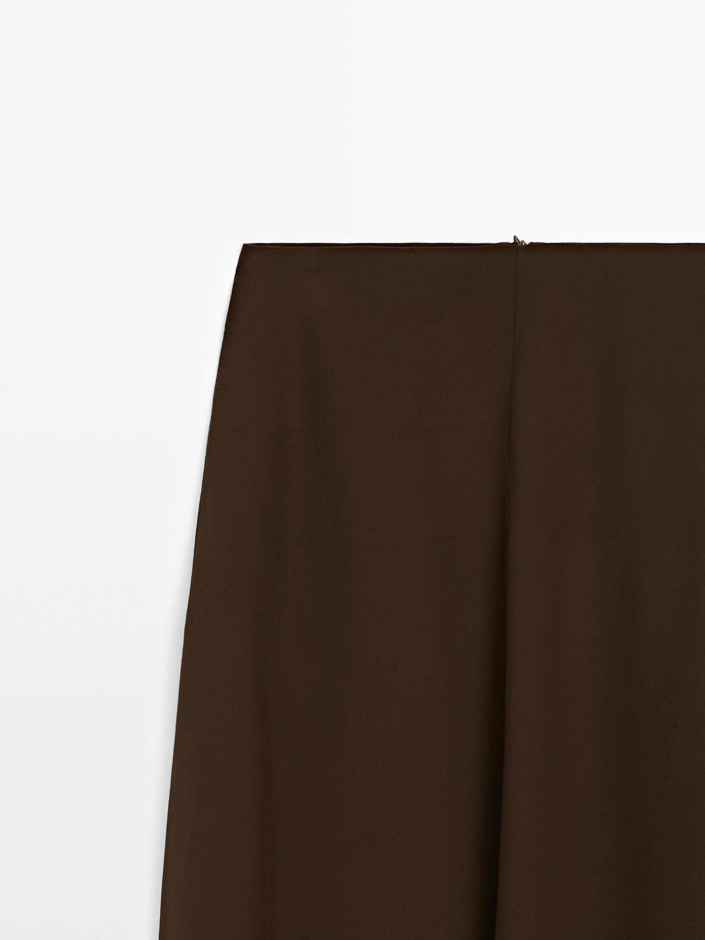 Flowing flared skirt