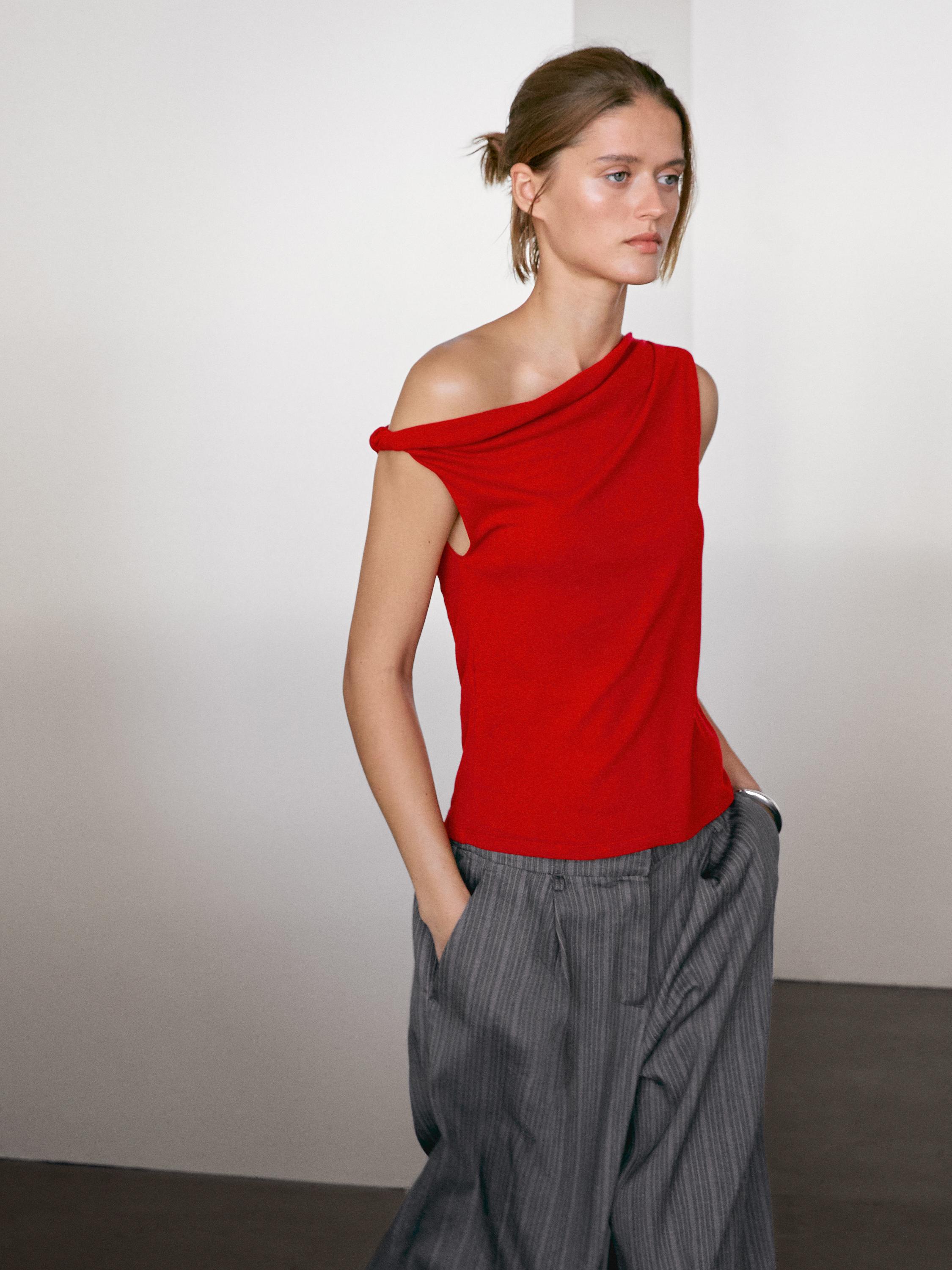 Top drappeggiato con nodo in cotone